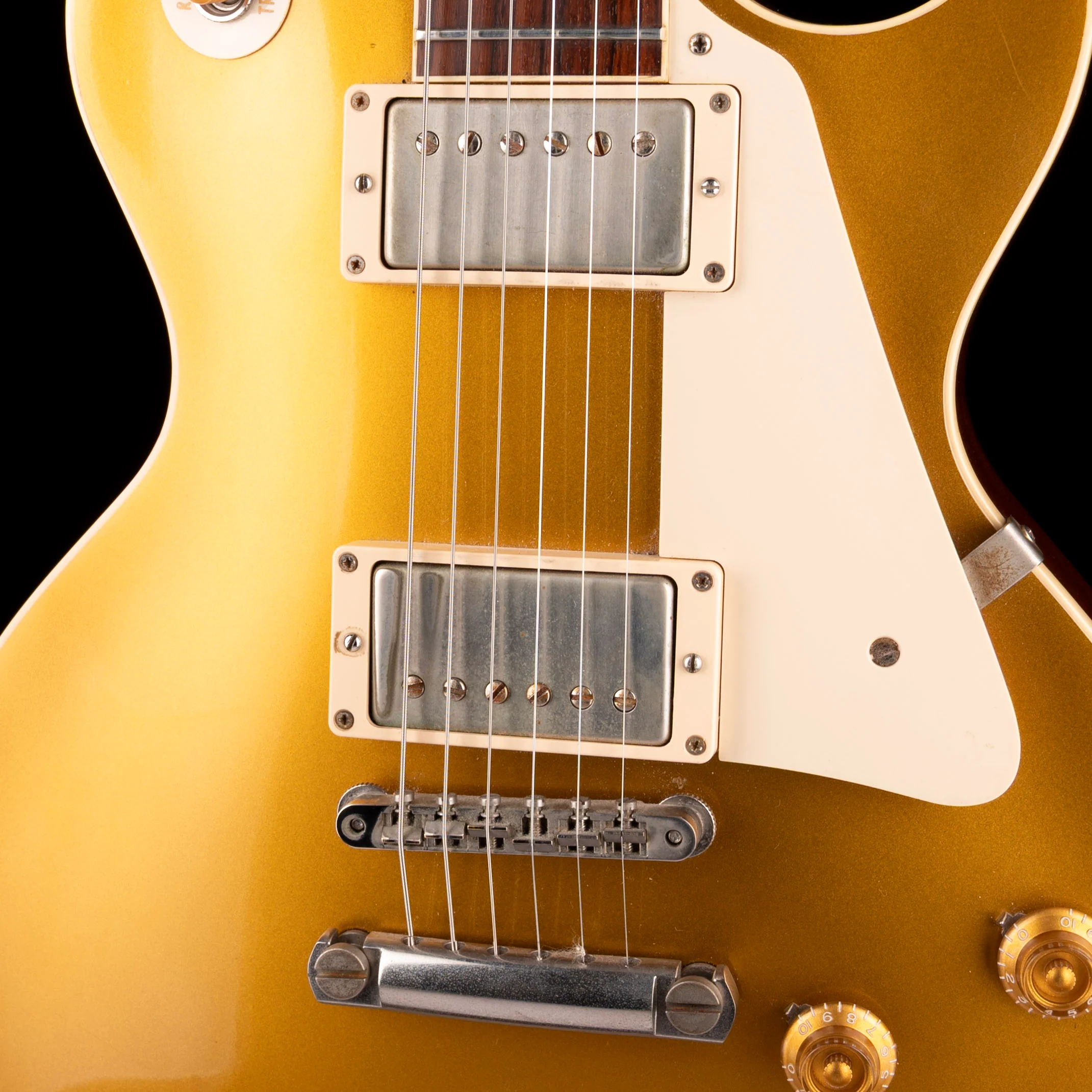 Pre-Owned 2015 Gibson Custom Shop CS7 50's Style Les Paul Standard VOS Gold Top With OHSC - Image 4