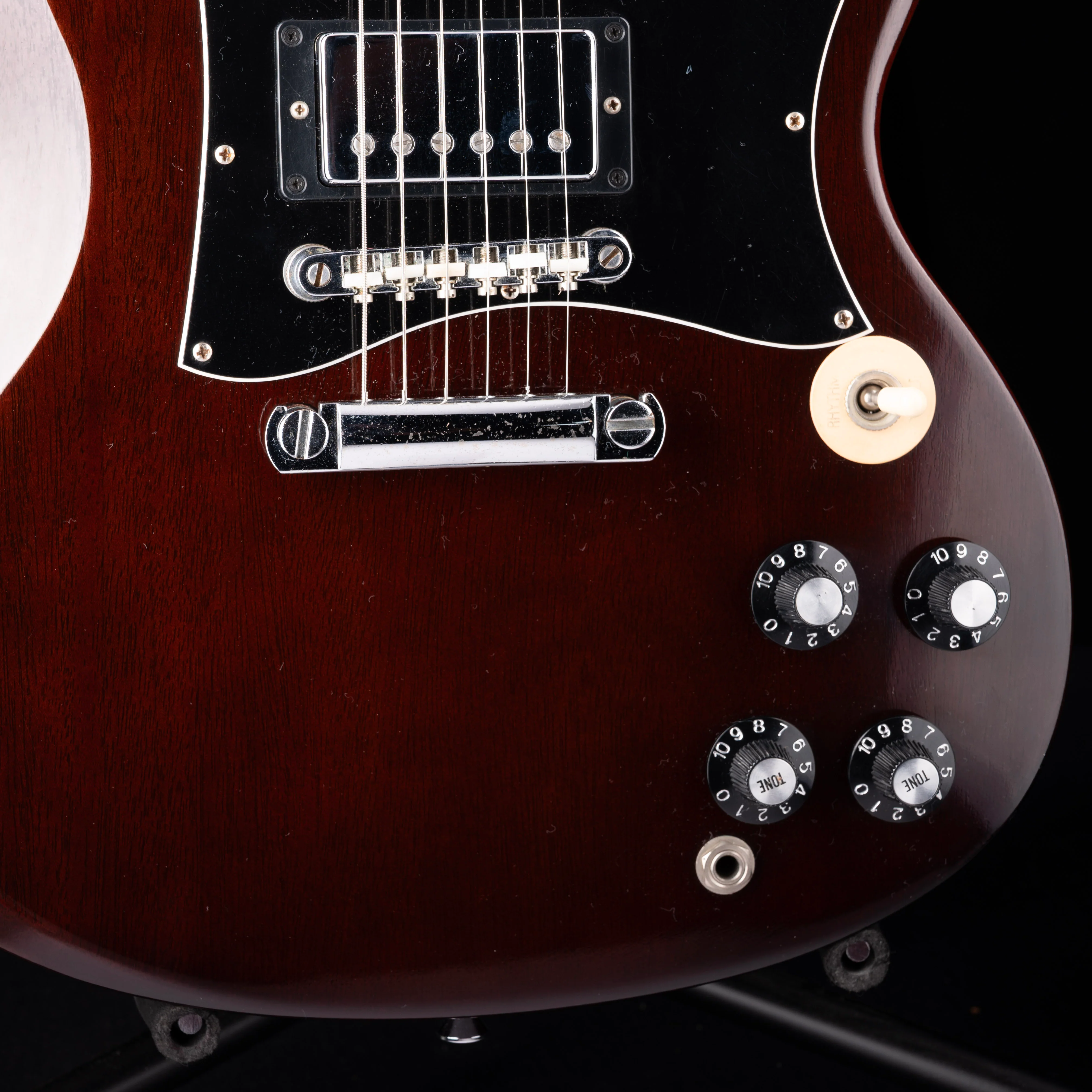 Pre Owned Gibson Custom Shop Angus Young Thunderstruck SG VOS  s/n 008 Aged Cherry With OHSC - Image 4