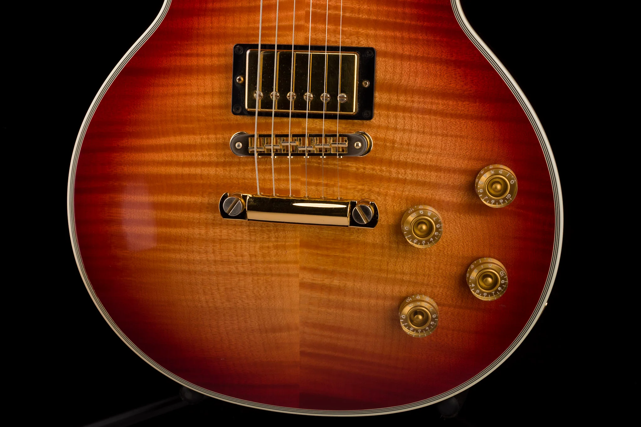 Pre Owned 2005 Gibson Les Paul Supreme Heritage Cherry Sunburst With OHSC - Image 5