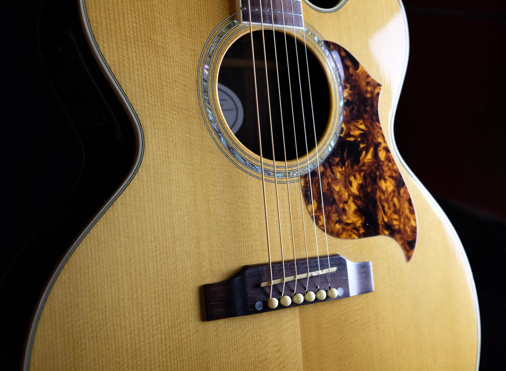 Pre Owned '07 Gibson Montana J-185EC Rosewood Acoustic/Electric Guitar Sunburst w/ OHSC - Image 3