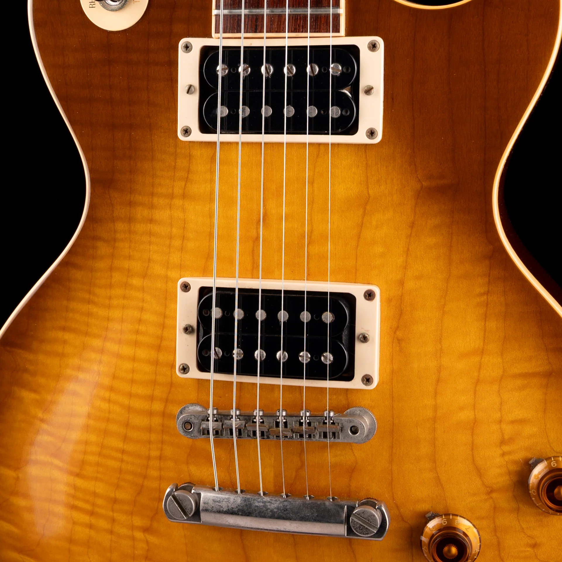 Pre Owned Gibson Yamano Les Paul Classic Plus Honeyburst With OHSC - Image 4
