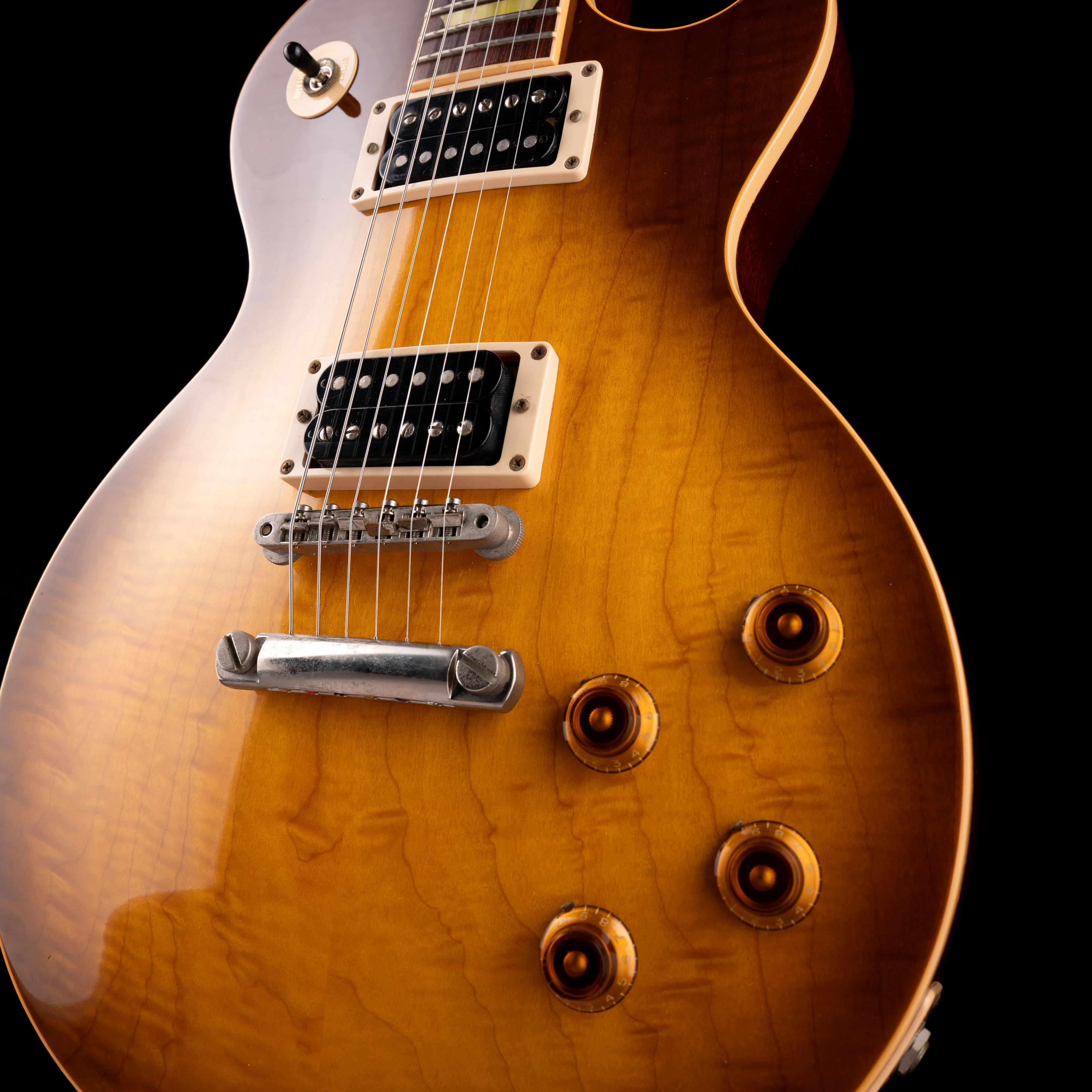 Pre Owned Gibson Yamano Les Paul Classic Plus Honeyburst With OHSC - Image 5