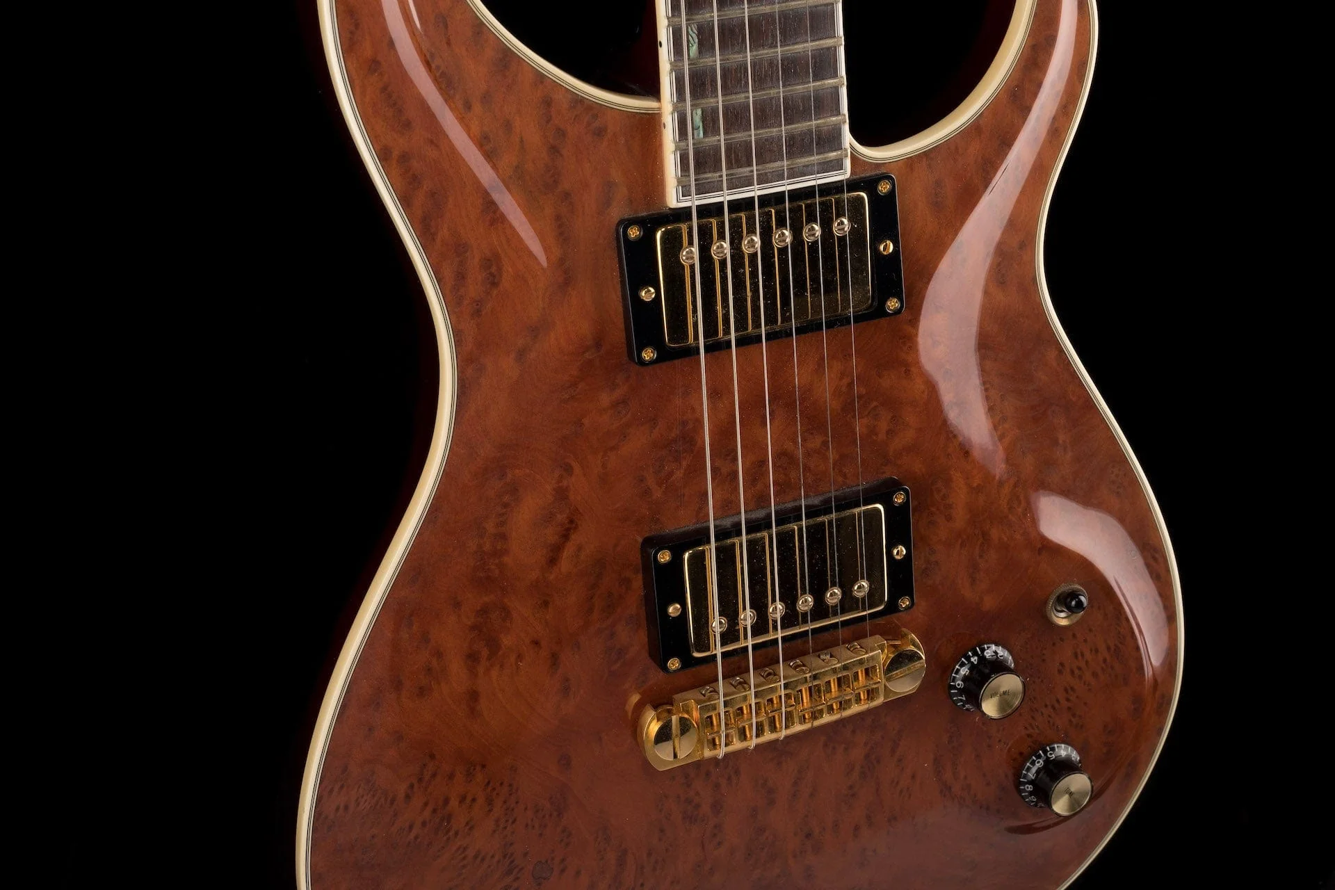 Pre-Owned 2006 Giffin Standard Hollowbody Redwood Burl Top with OHSC - Image 10