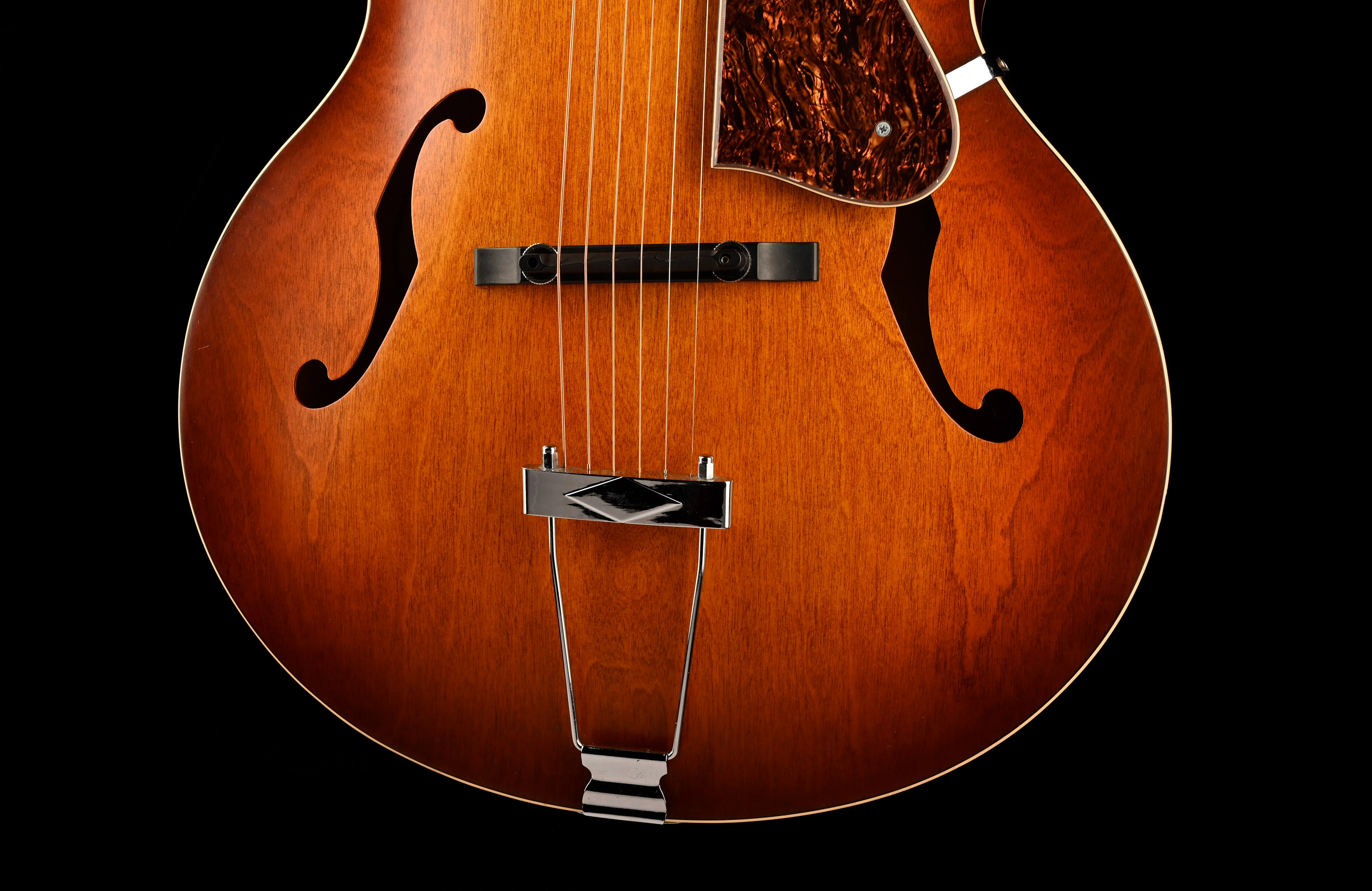 Used Godin 5th Avenue Kingpin Archtop Cognac Burst With Case - Image 5