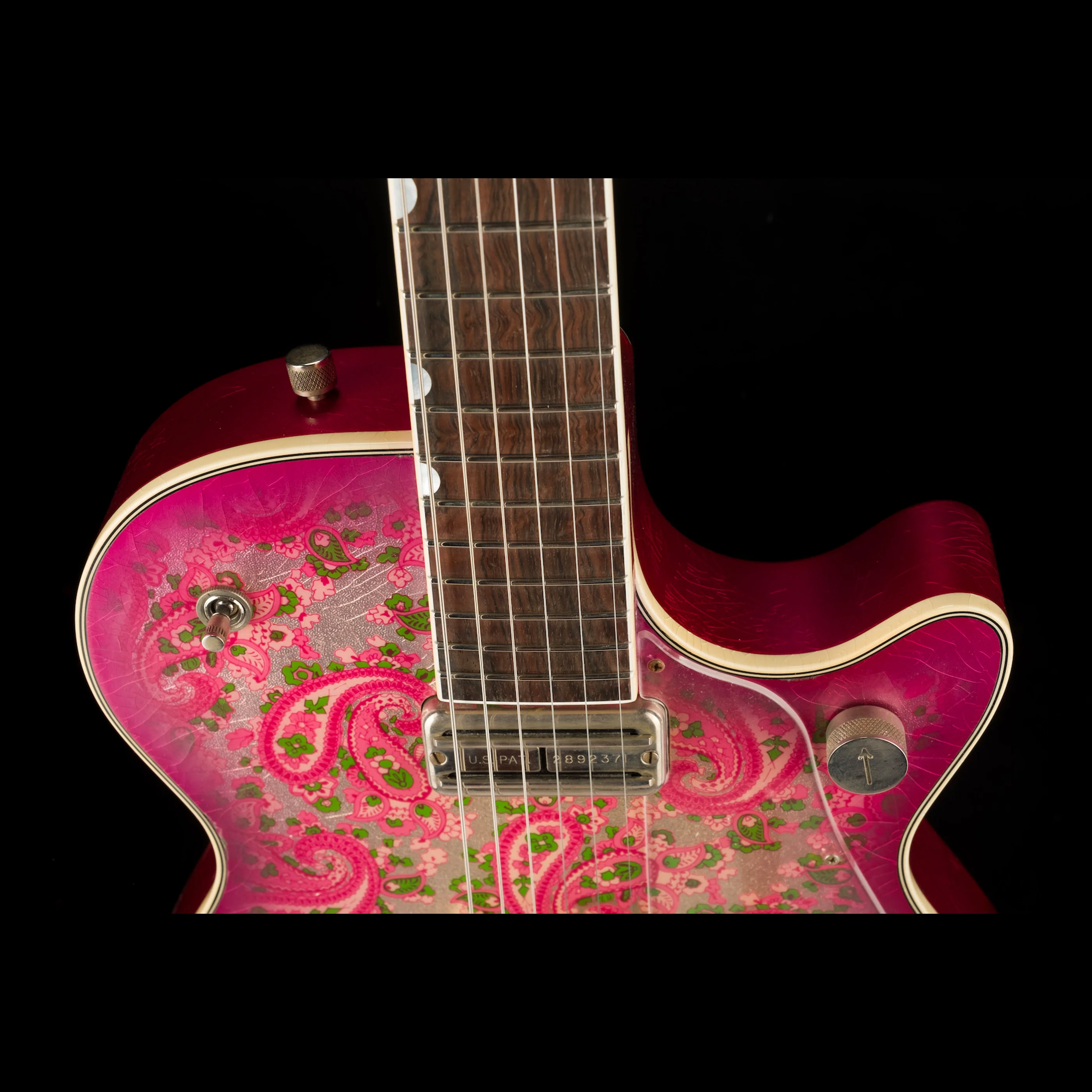 Pre Owned Gretsch Custom Shop Masterbuilt Stephen Stern G6128-JR Duo Jet Jr. Relic Pink Paisley With OHSC - Image 3