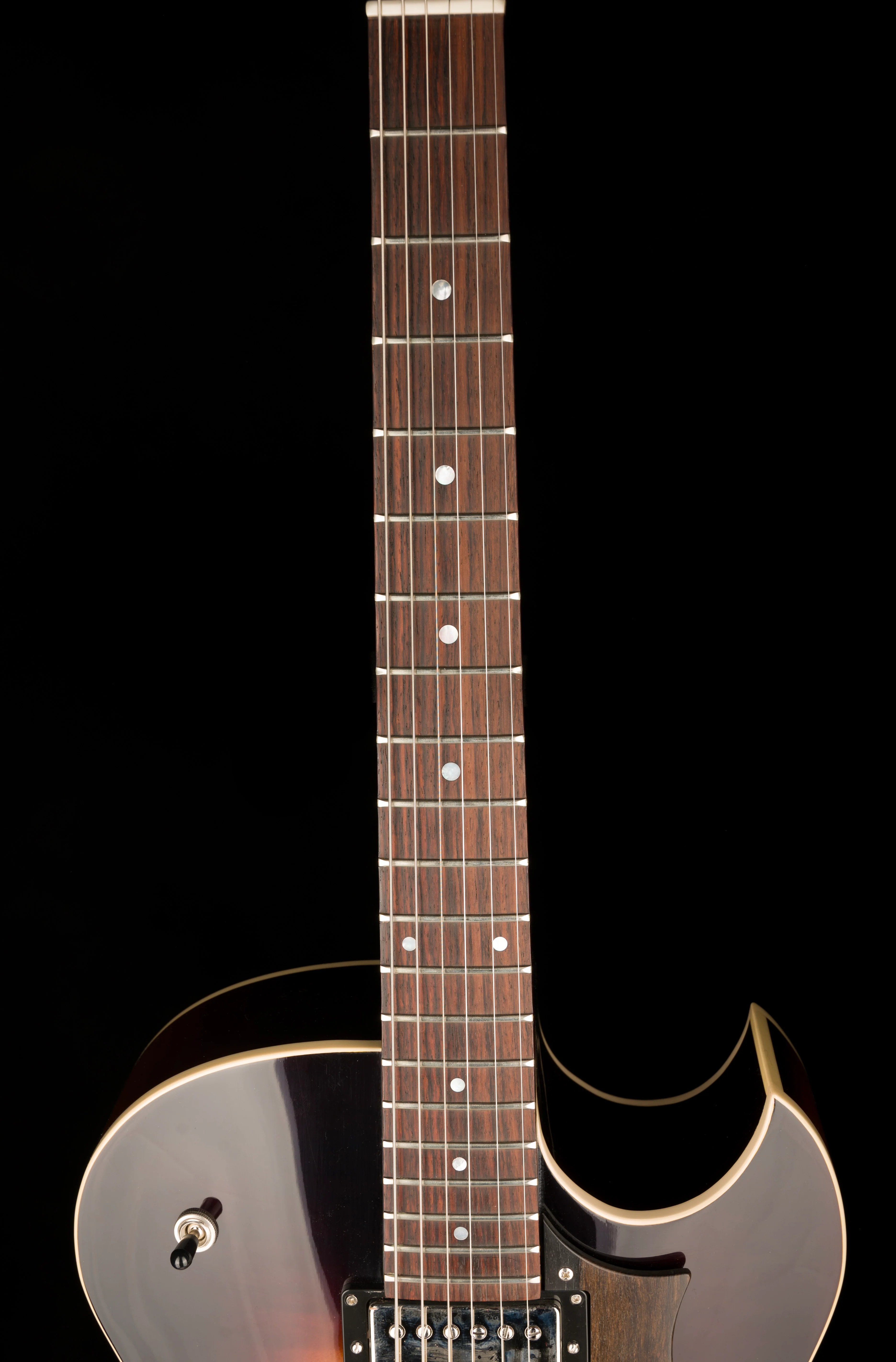 Pre Owned 2022 Heritage H-575 Vintage Sunburst Electric Guitar With Case - Image 11