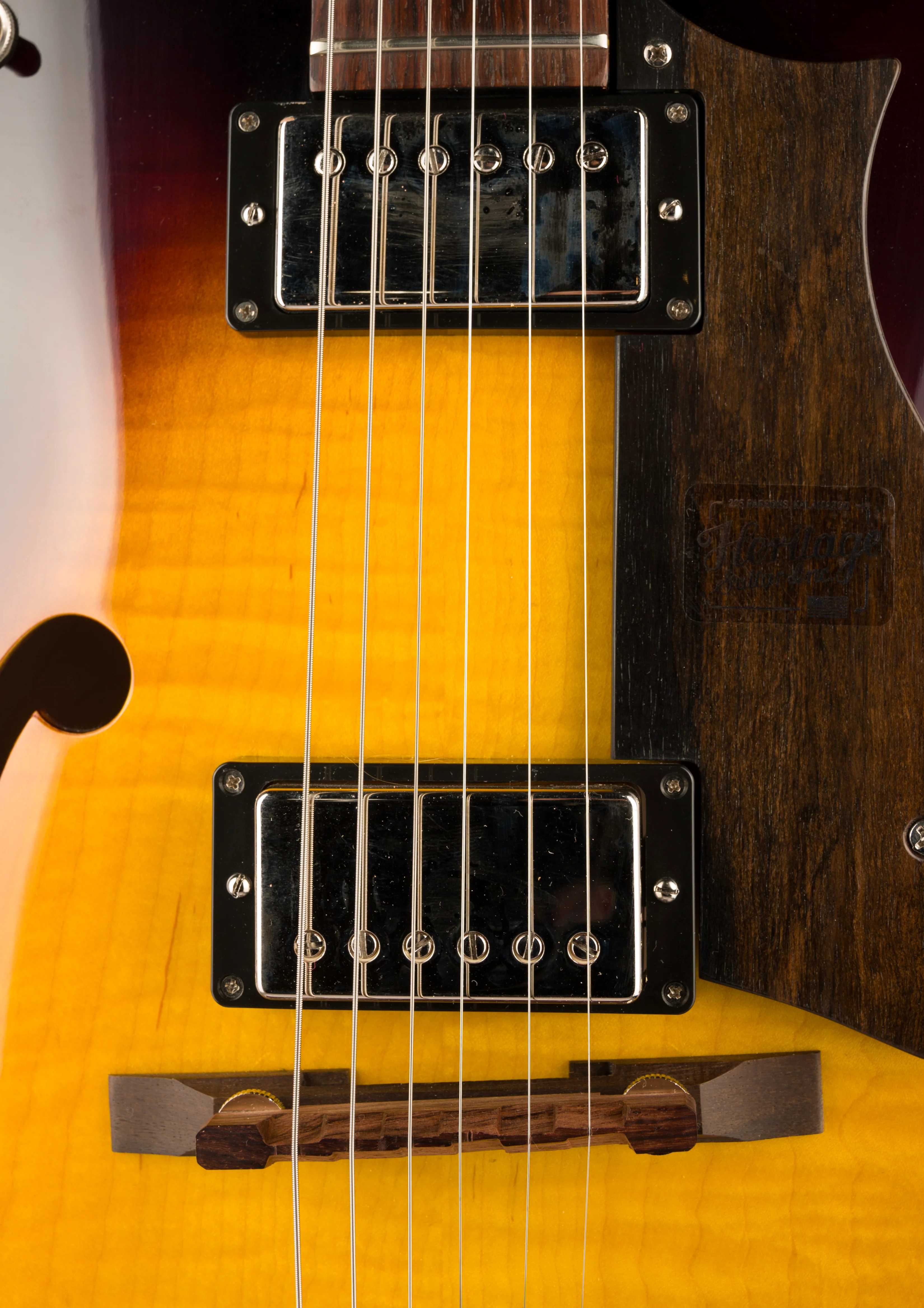 Pre Owned 2022 Heritage H-575 Vintage Sunburst Electric Guitar With Case - Image 7