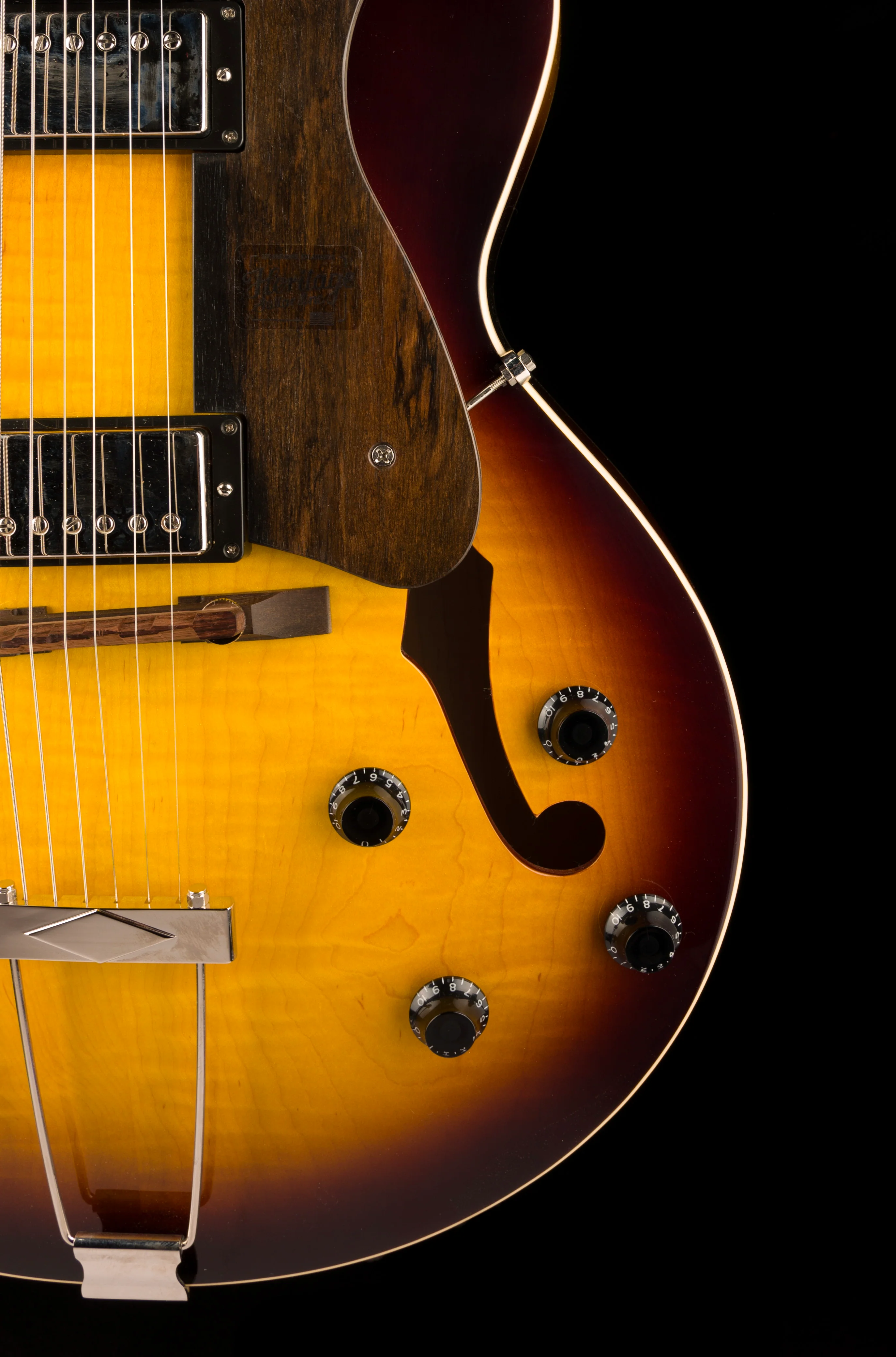 Pre Owned 2022 Heritage H-575 Vintage Sunburst Electric Guitar With Case - Image 9