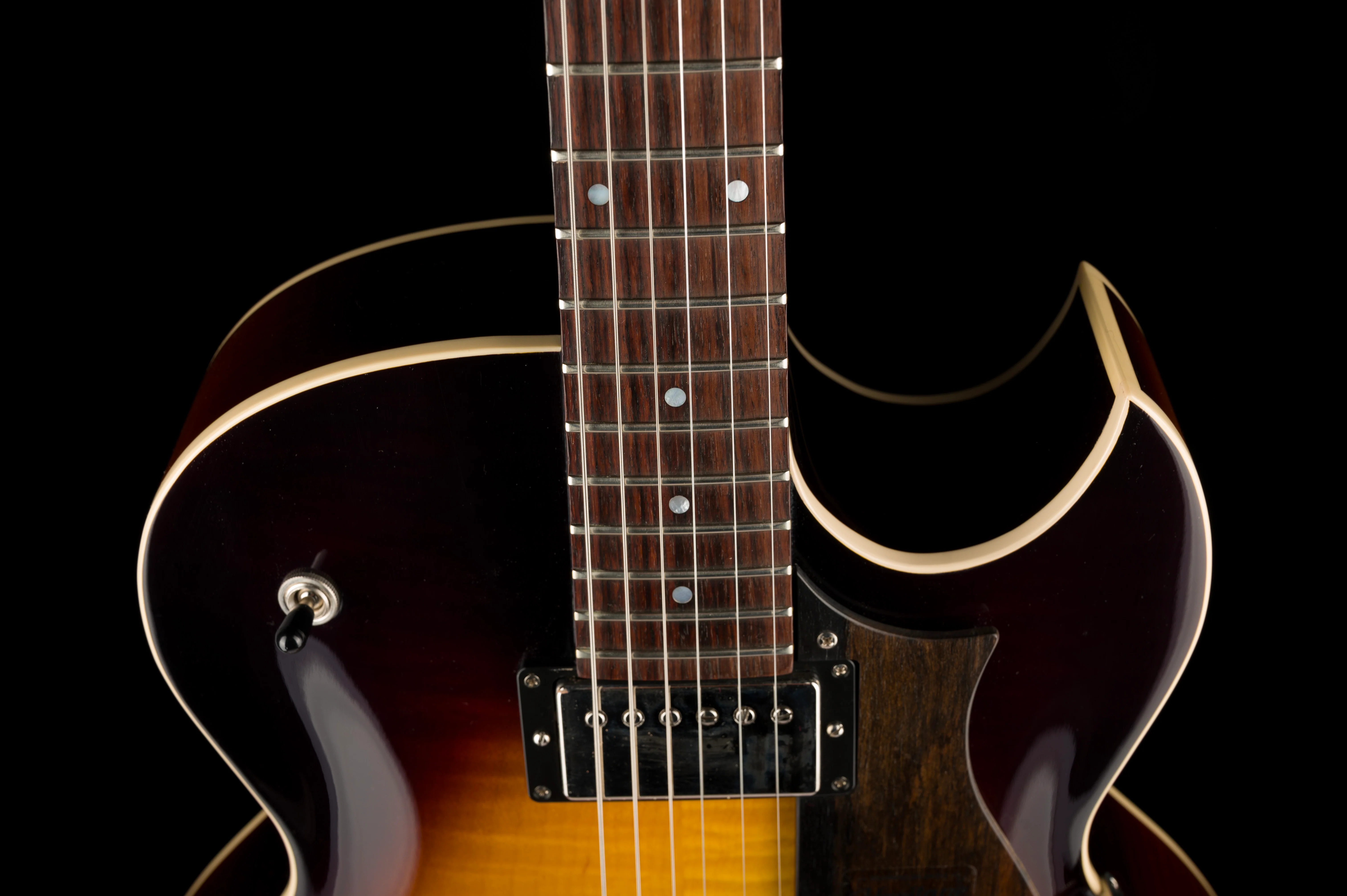 Pre Owned Heritage H-575 Vintage Sunburst Electric Guitar With OHSC - Image 3