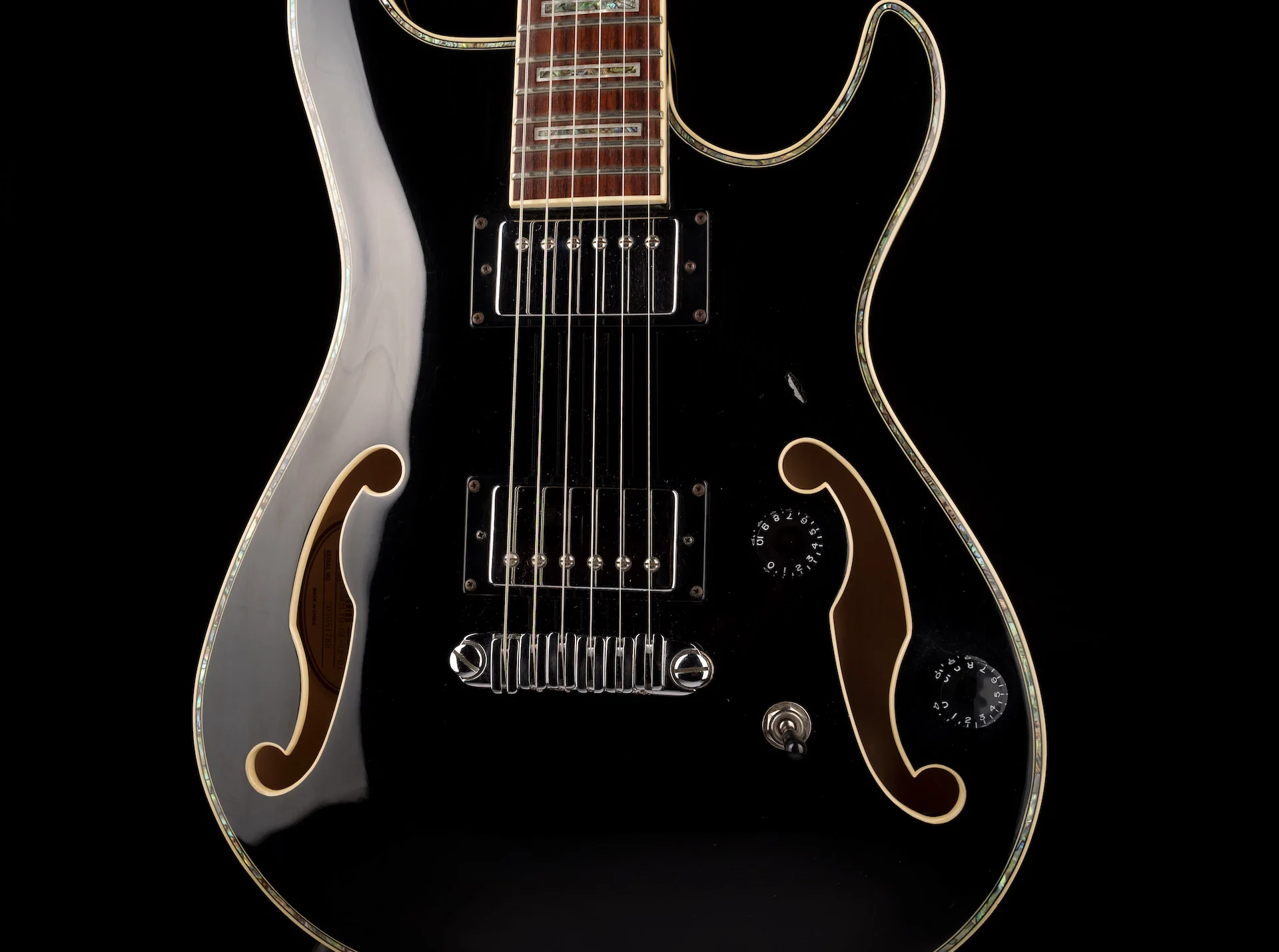 Pre Owned Ibanez AWD82LTD Black Semi-Hollow Guitar With Gig Bag - Image 6