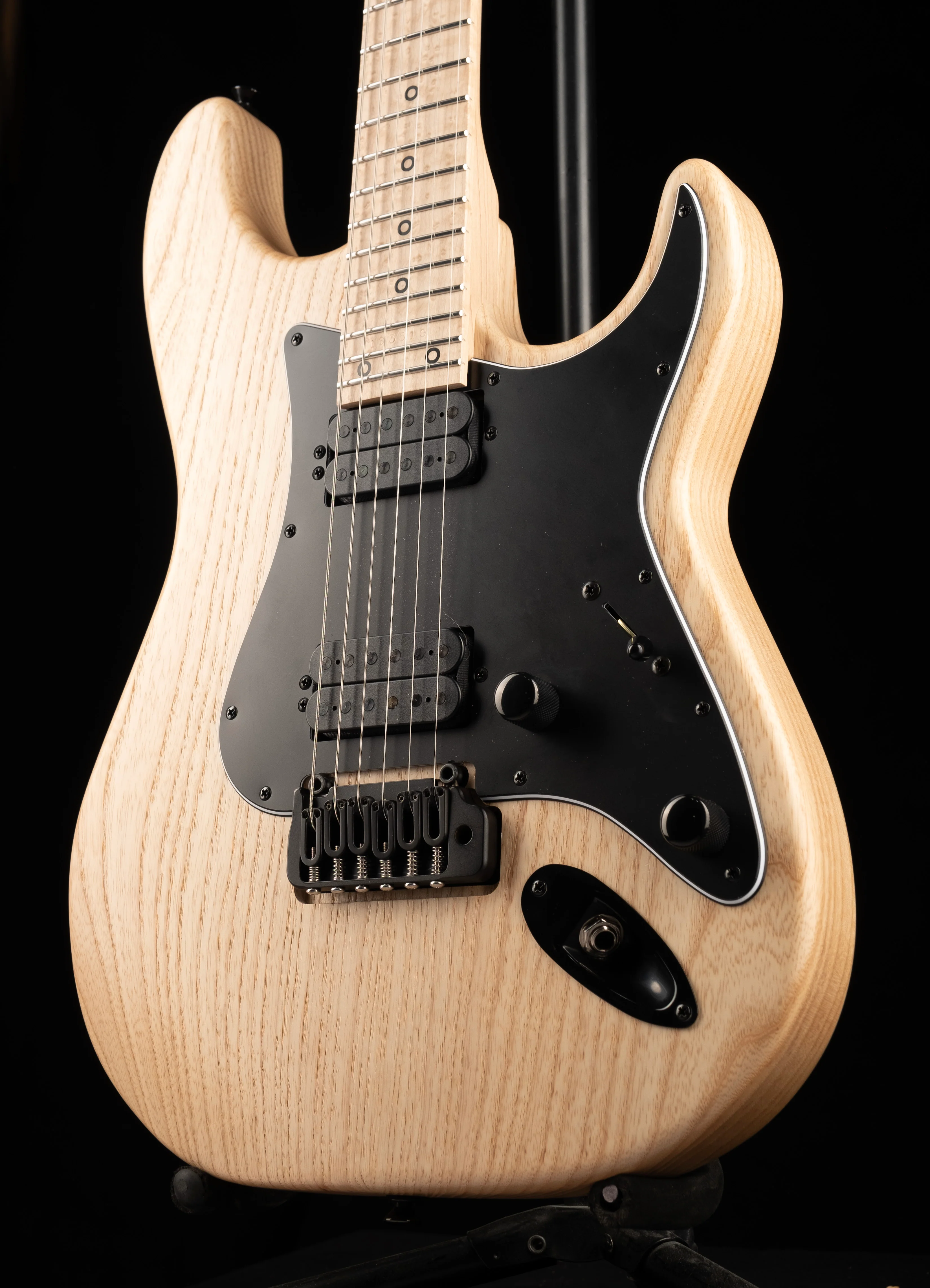 Pre Owned Kiesel Delos D6X Natural With Gig Bag - Image 3