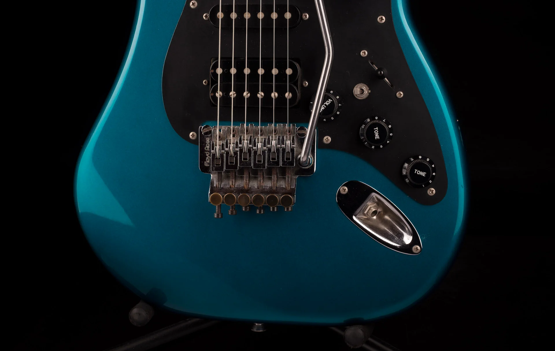 Pre Owned Kramer Focus 3000 HSS With Floyd Rose Metallic Blue With OHSC - Image 5