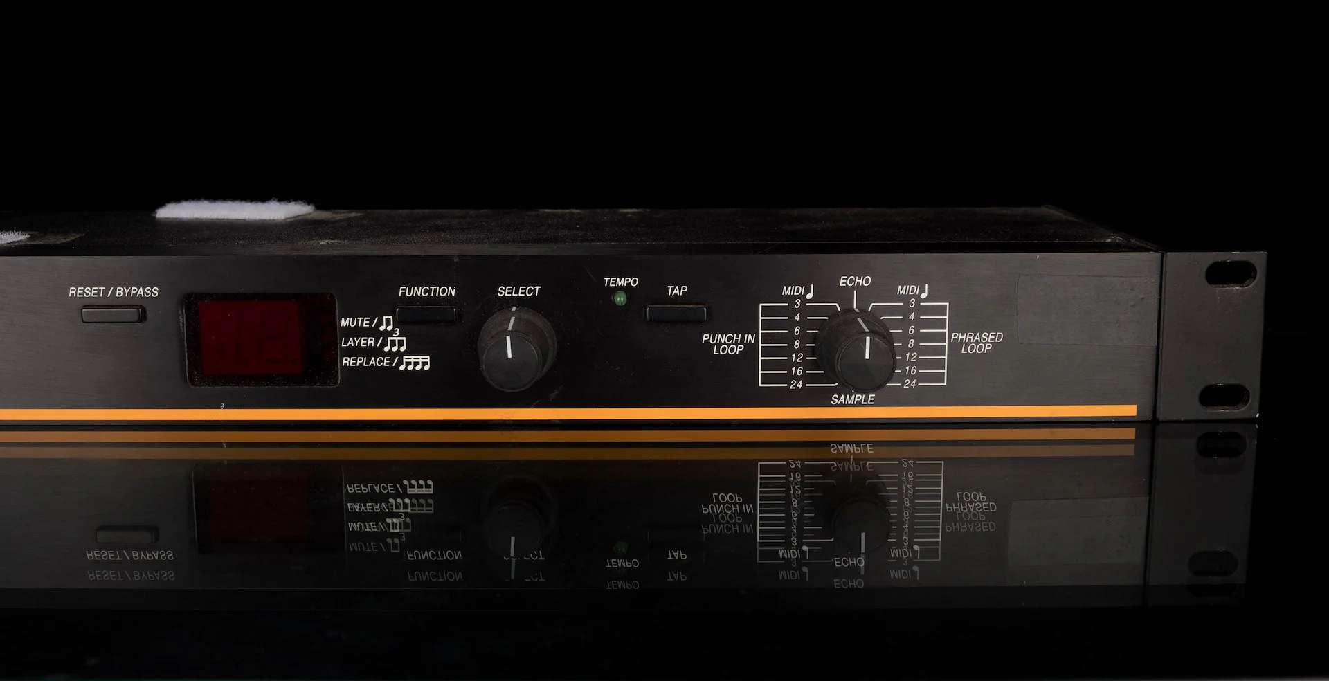 Pre Owned Lexicon Jam Man Delay/Looper Rack Unit with Footswitches and Power Supply - Image 3
