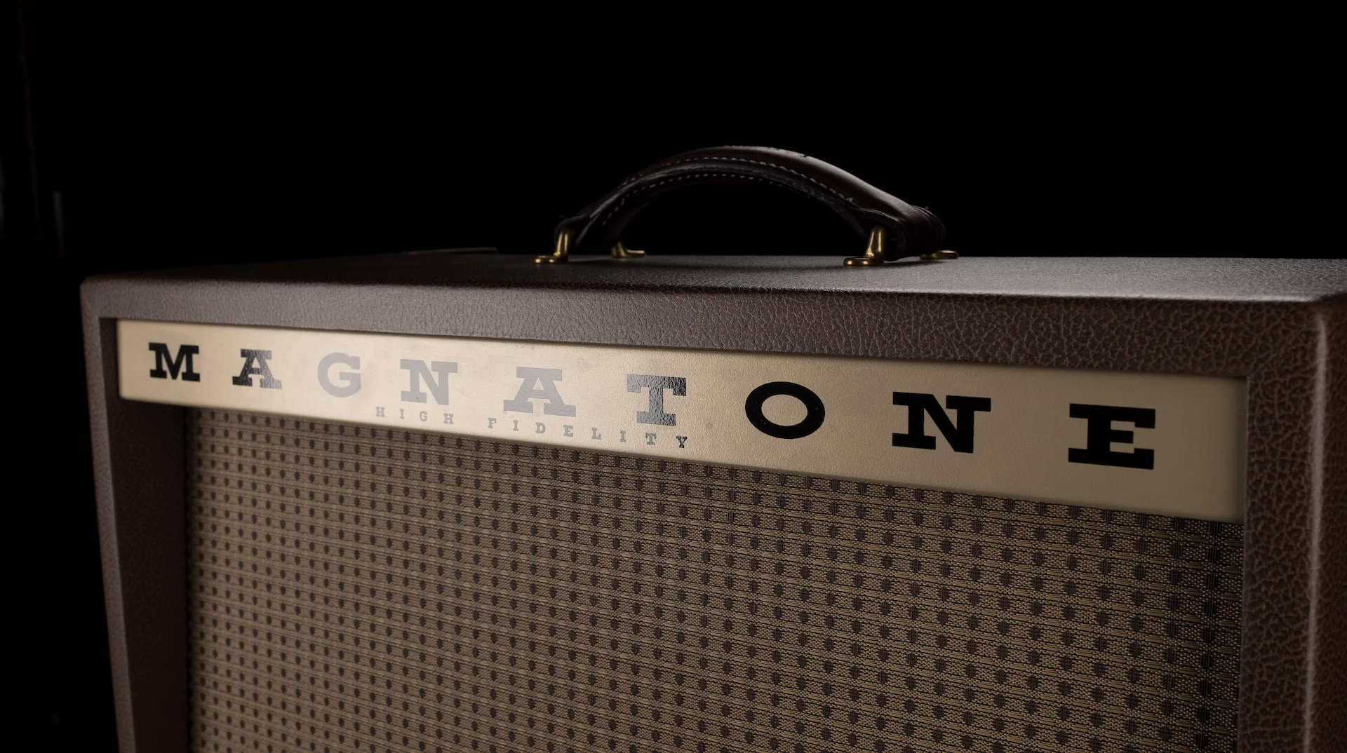 Pre Owned Magnatone Varsity Reverb Brown Guitar Amp Combo - Image 3