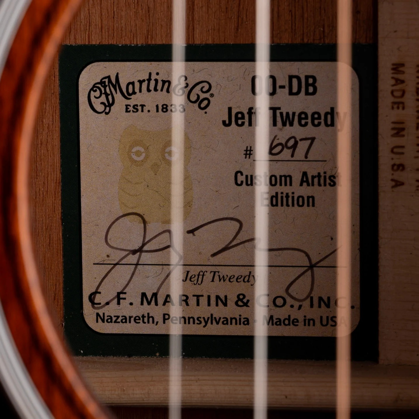 Pre Owned Martin 00-DB Jeff Tweedy Acoustic Guitar Sunburst Left-Handed With OHSC - Image 7