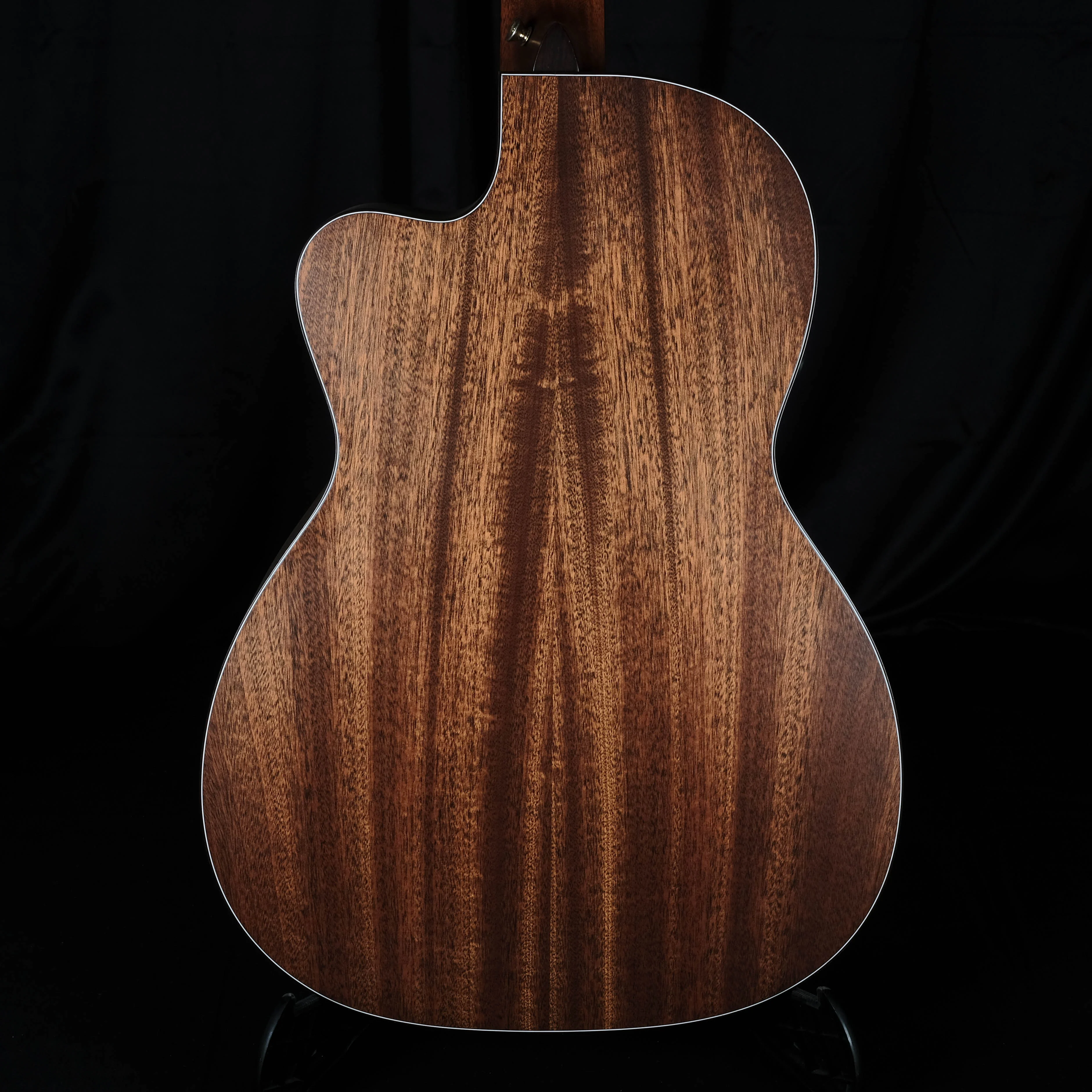 Pre Owned Martin 000-C 12 Fret Nylon String Cutaway Acoustic Guitar With OHSC - Image 9