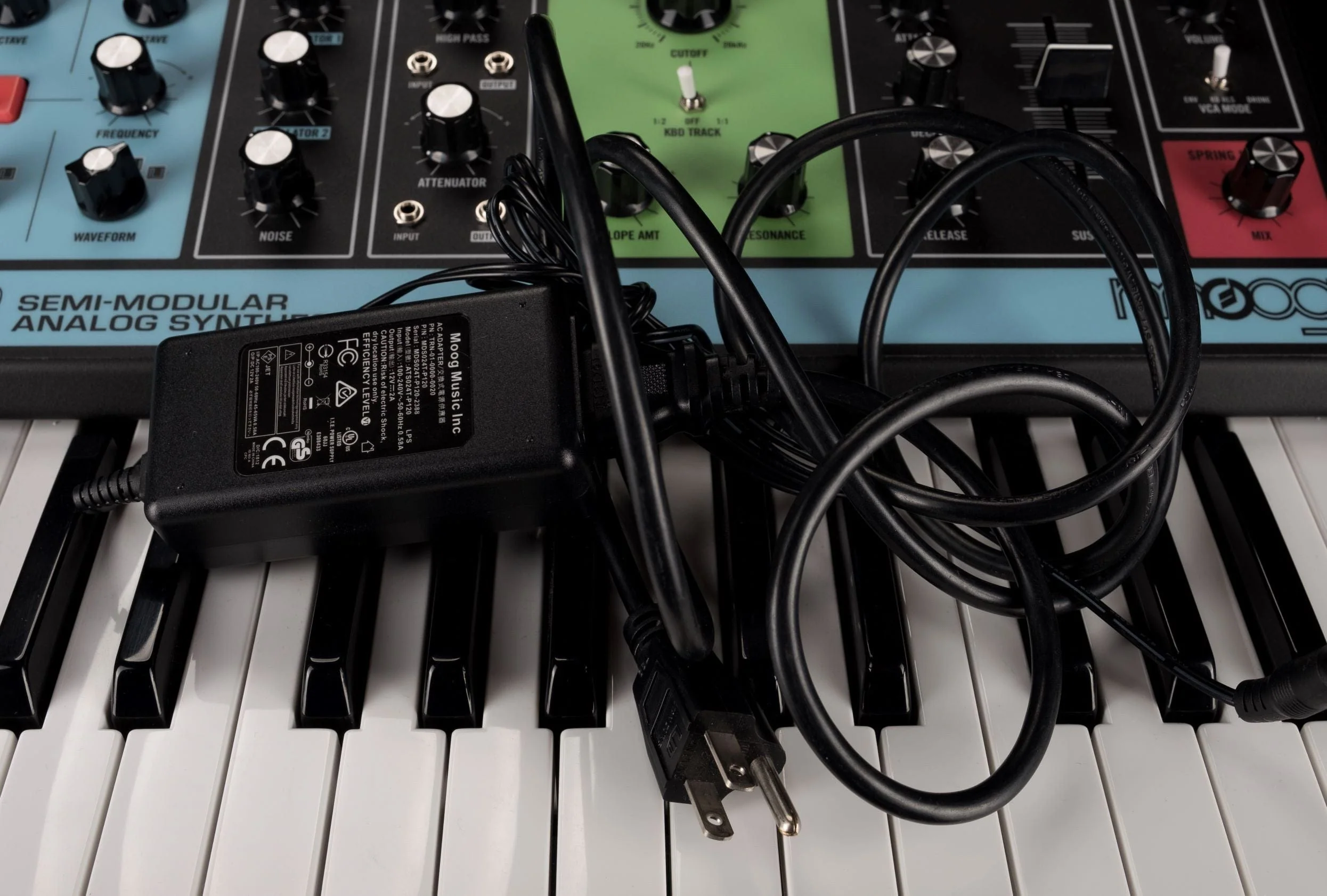 Pre Owned Moog Grandmother Semi-Modular Analog Synthesizer and Step Sequencer Keyboard - Image 13