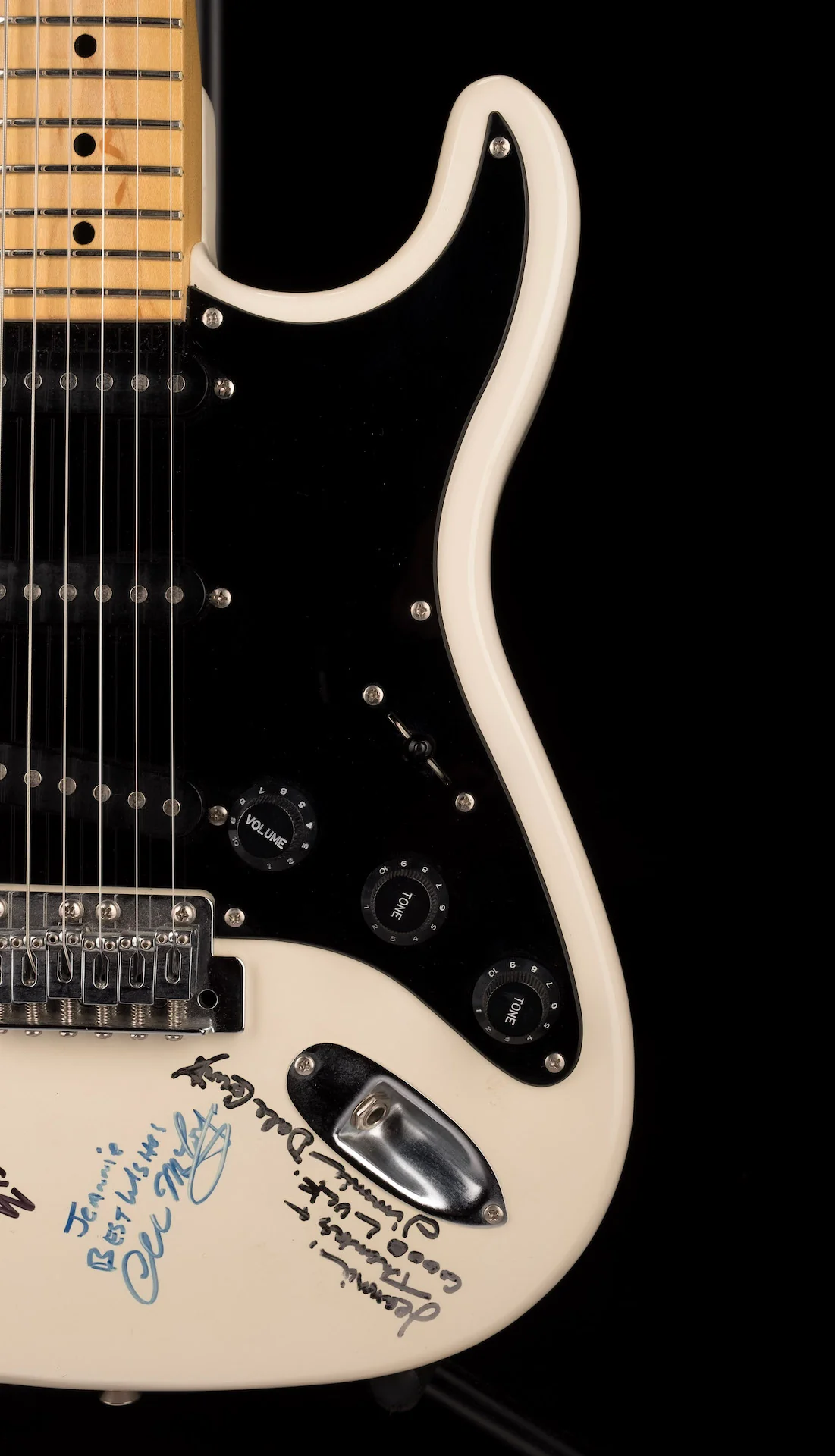 Pre Owned Peavey Predator SSS White Signed by Country Artists - Image 9