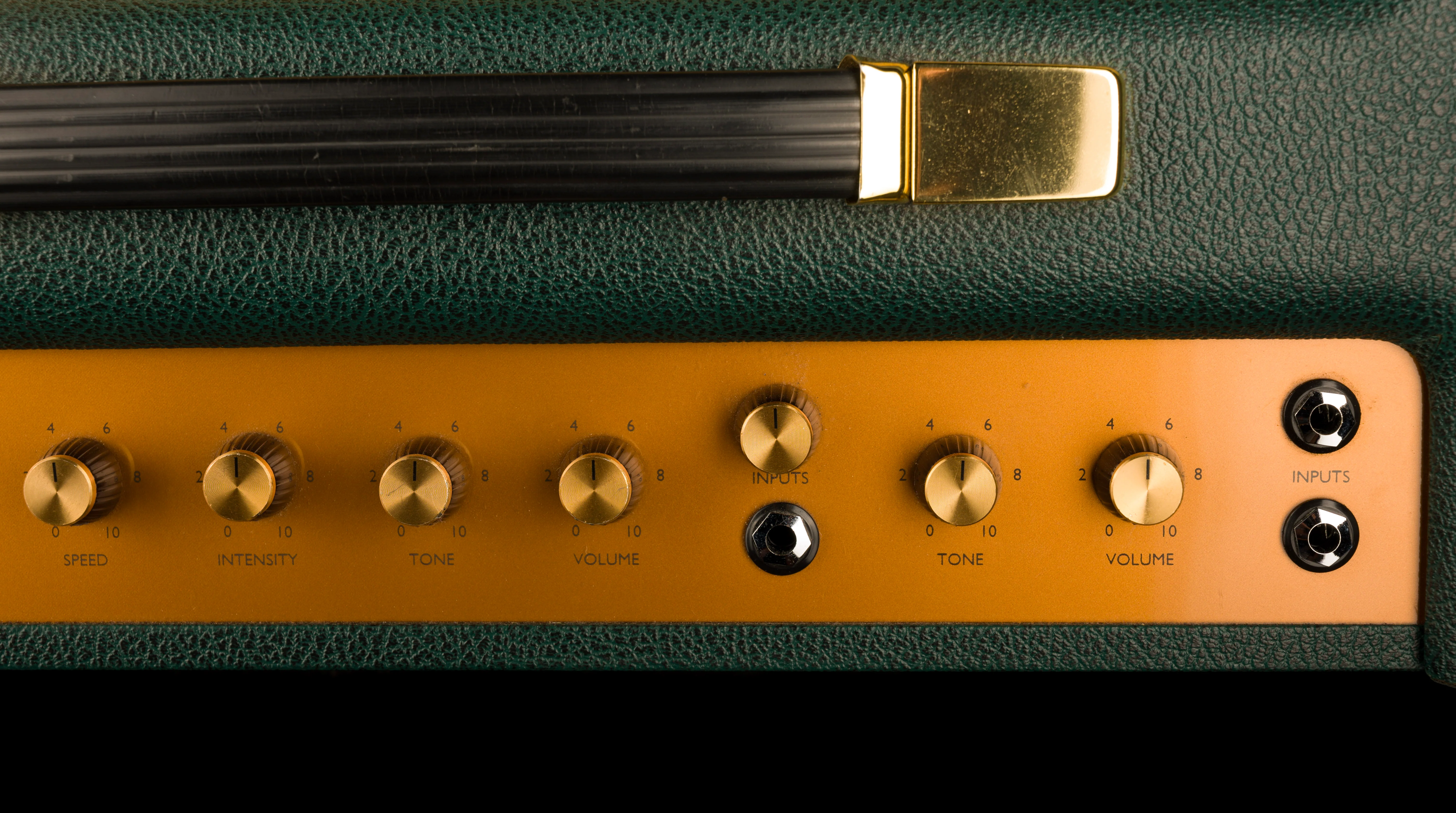 Pre Owned Retro King Eighteen Watt Combo 2x12" Guitar Amp Combo Green With Footswitch and Cover - Image 12