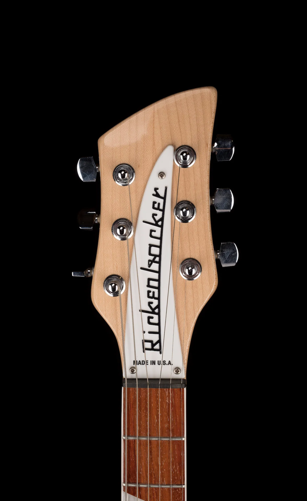Pre Owned 2019 Rickenbacker 620/6 MG Mapleglo Electric Guitar With OHSC - Image 15