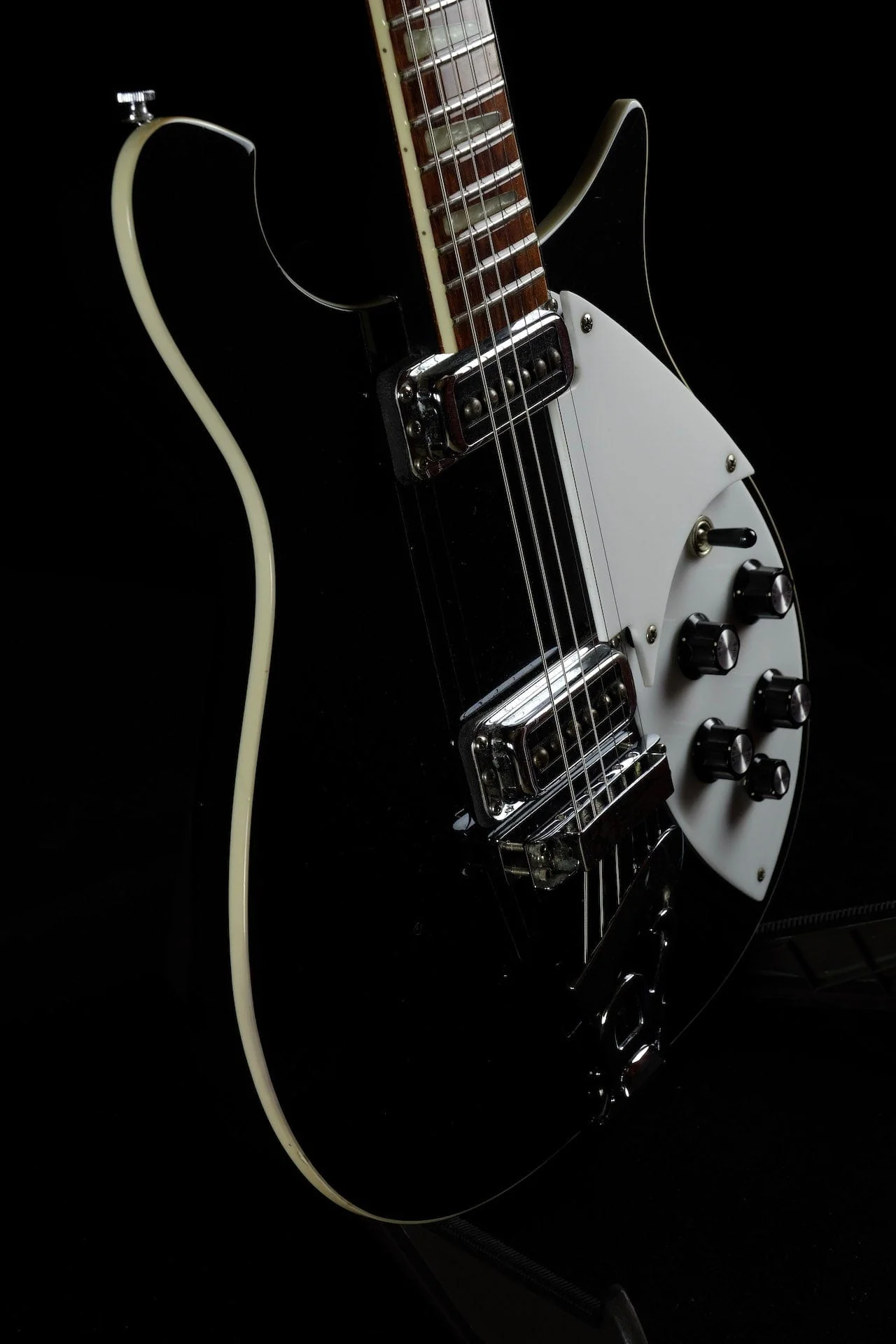 Pre-Owned 1994 Rickenbacker 620 Jetglo With OHSC - Image 6