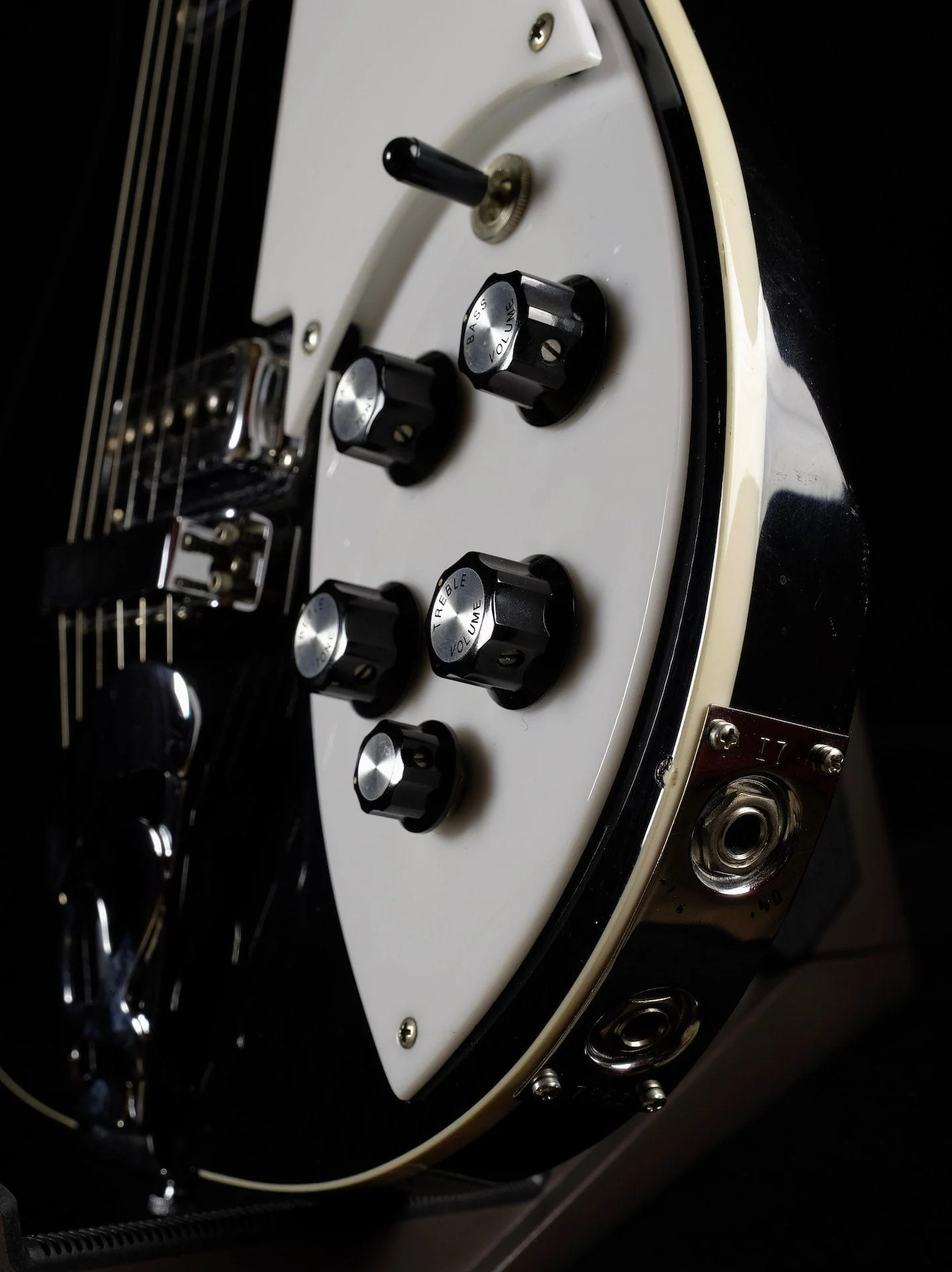 Pre-Owned 1994 Rickenbacker 620 Jetglo With OHSC - Image 8