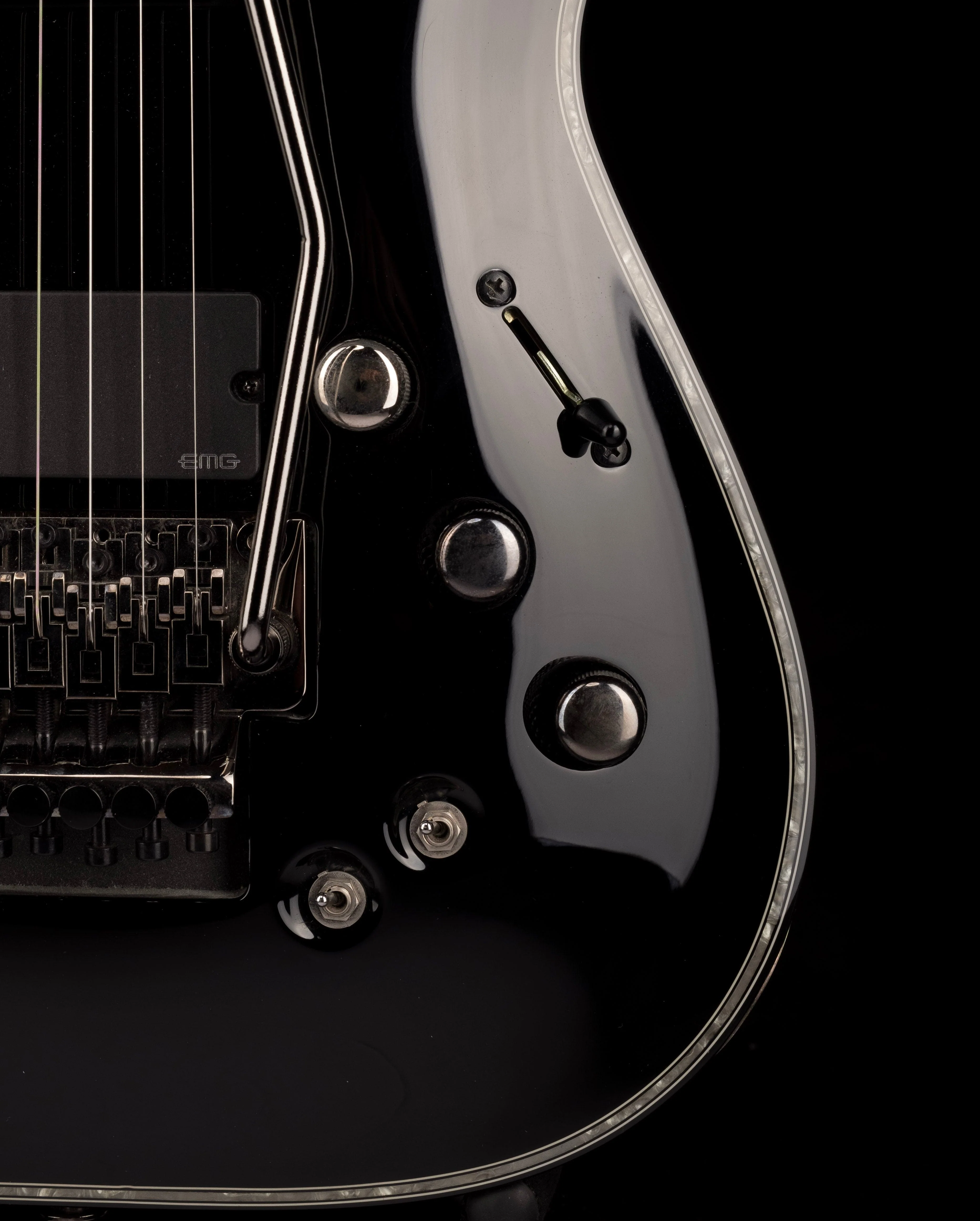 Pre Owned Schecter Hellraiser C-7 FR-S 7-string Black Electric Guitar With Bag - Image 8