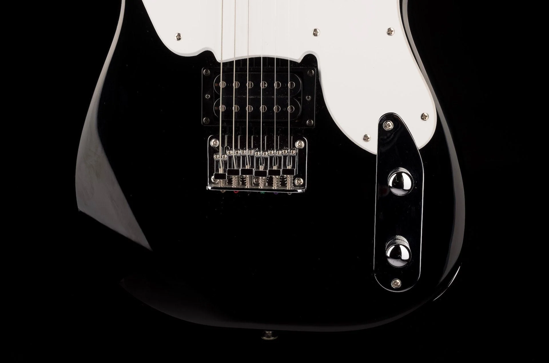 Pre Owned Squier '51 Maple Fingerboard Black With Gig Bag - Image 5