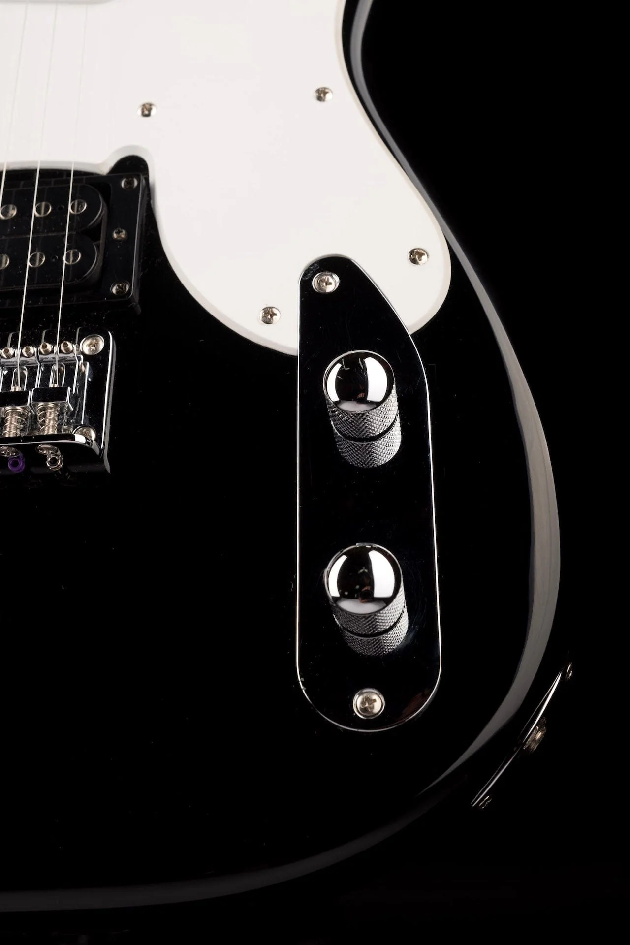 Pre Owned Squier '51 Maple Fingerboard Black With Gig Bag - Image 8