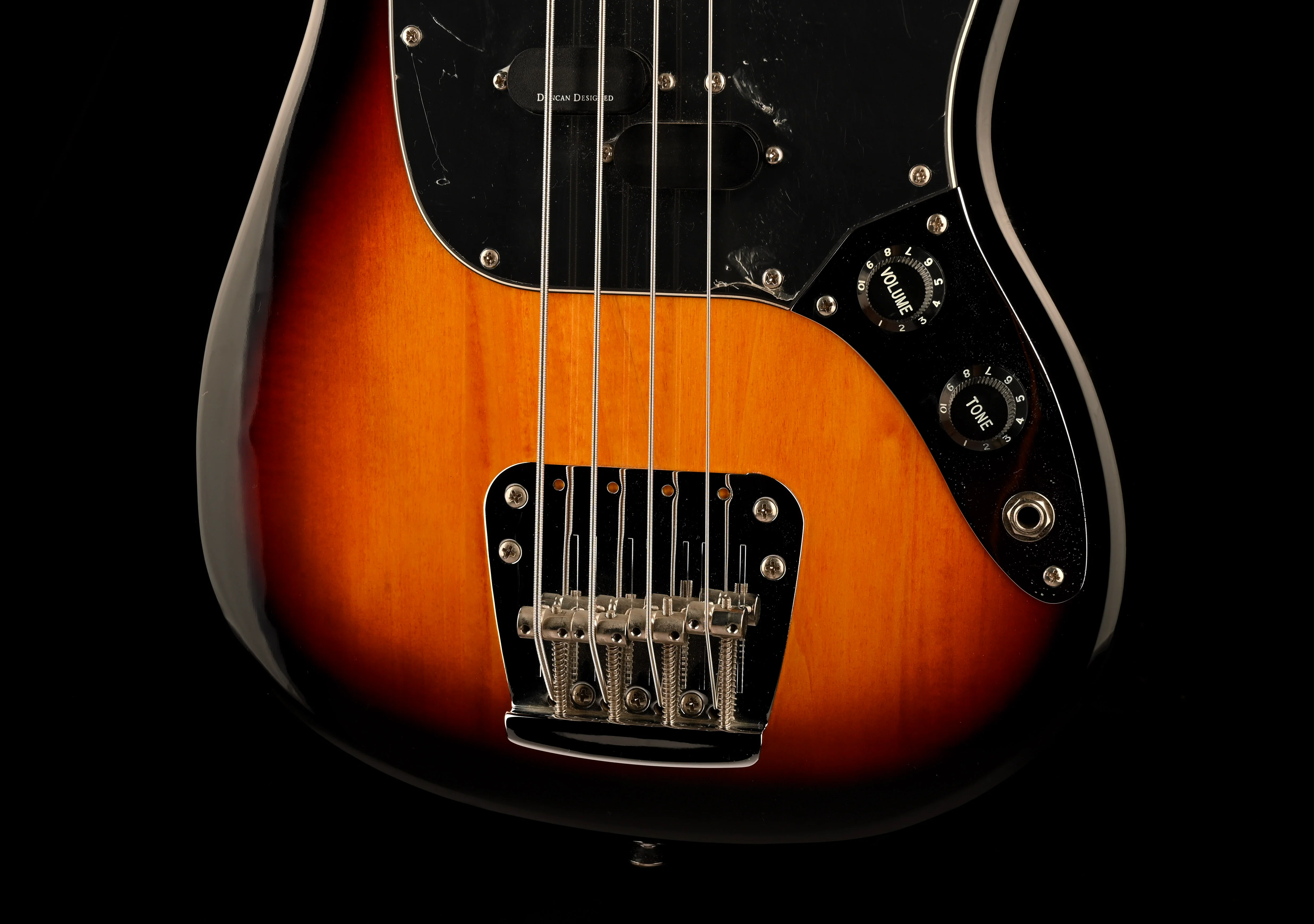 Pre Owned Squier Vintage Mustang Bass 3-Tone Sunburst With Gig Bag - Image 5