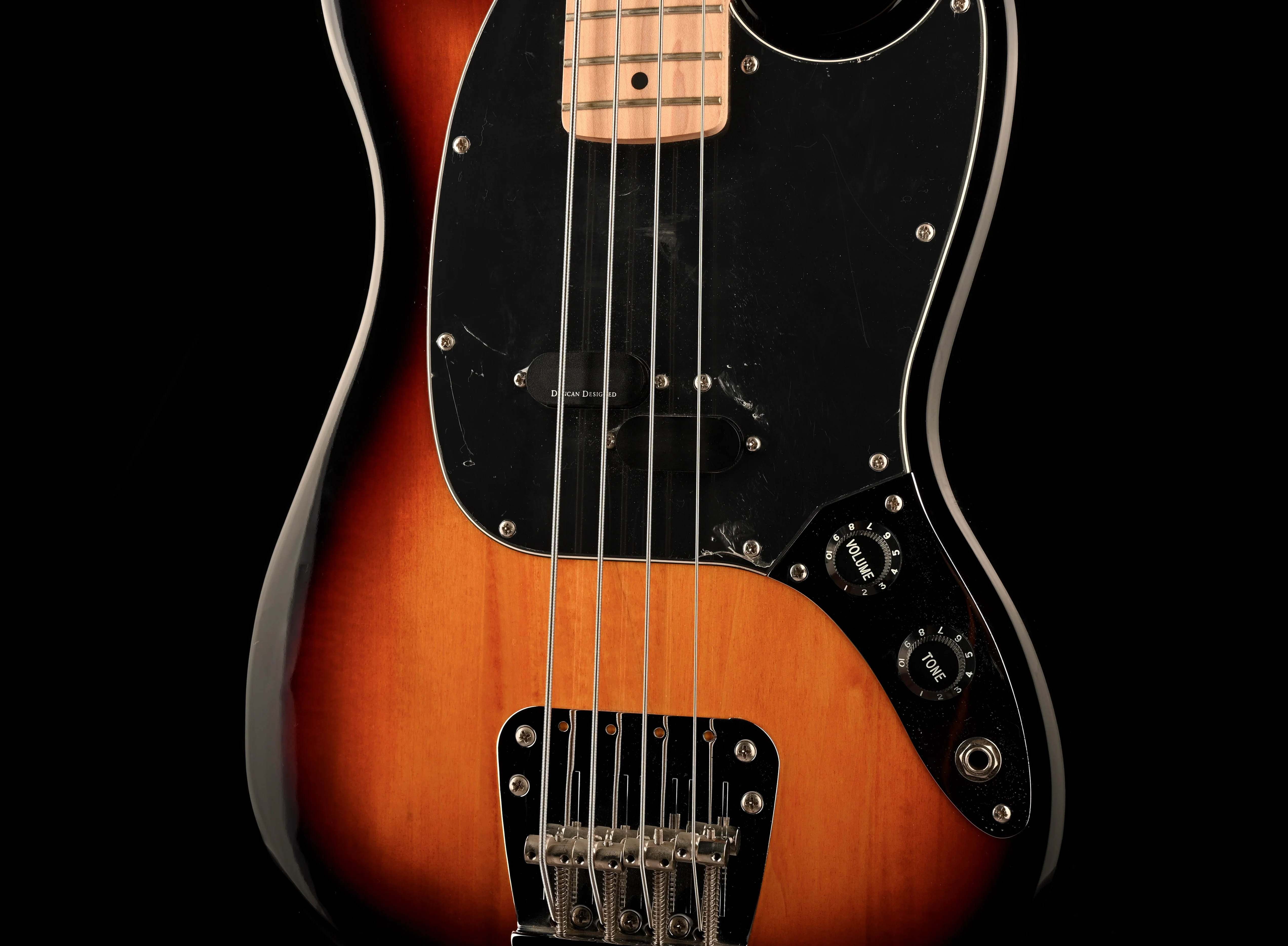 Pre Owned Squier Vintage Mustang Bass 3-Tone Sunburst With Gig Bag - Image 6
