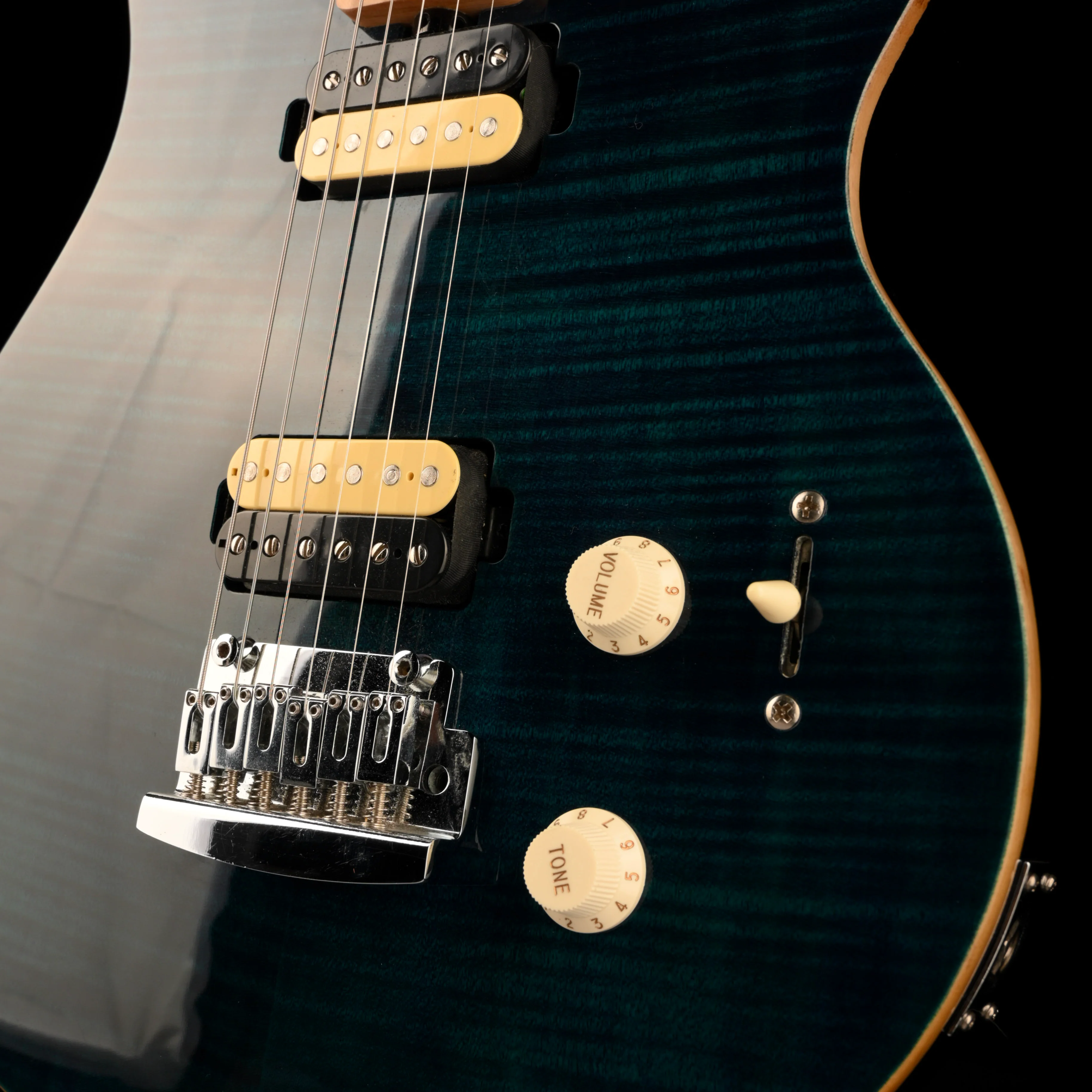 Pre Owned Sterling by Music Man AXIS Flame Maple Top Yucatan Blue - Image 5
