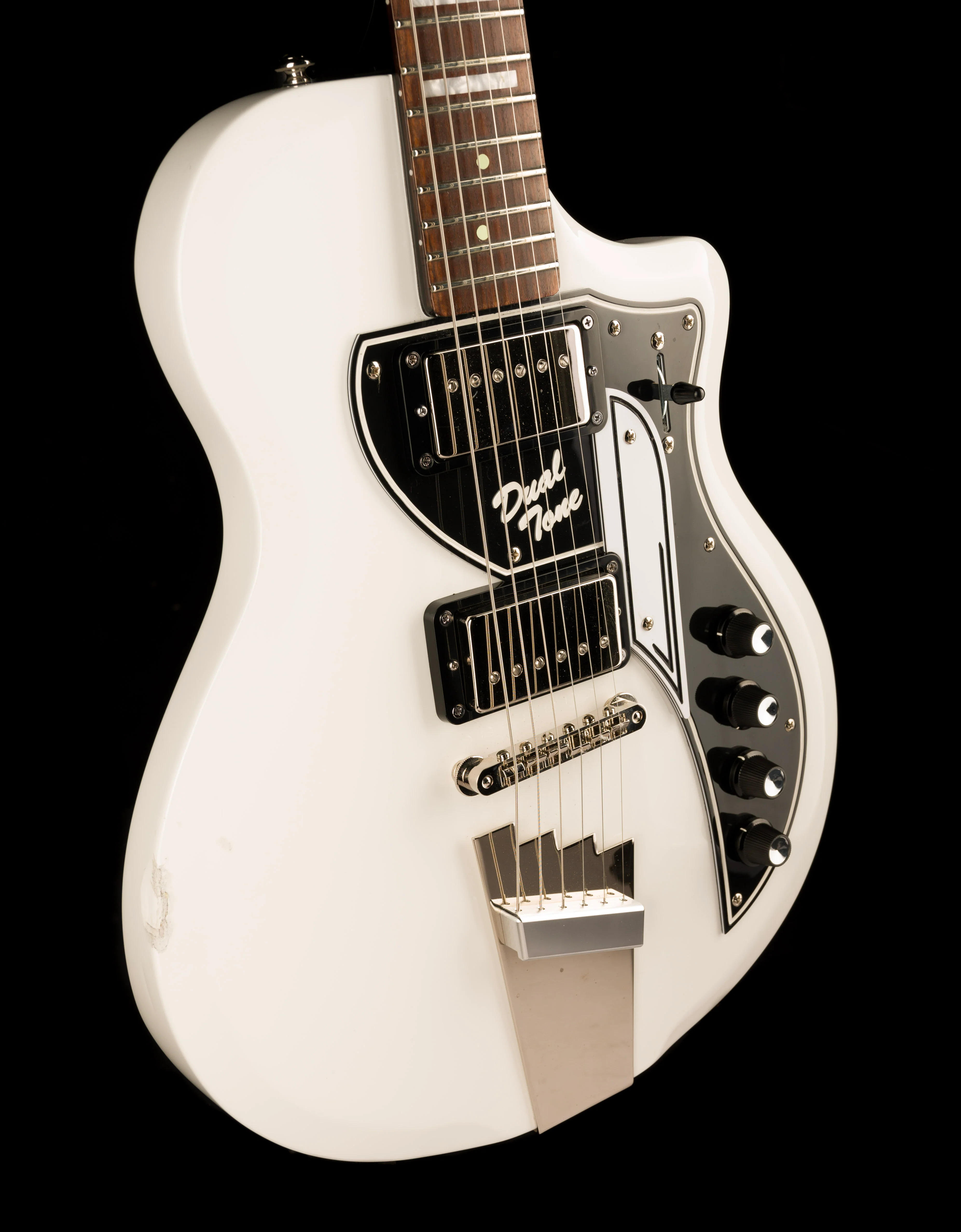 Pre Owned Supro 1224DBHT Limited Edition David Bowie 1961 Dual Tone Hardtail White With Gig Bag - Image 11