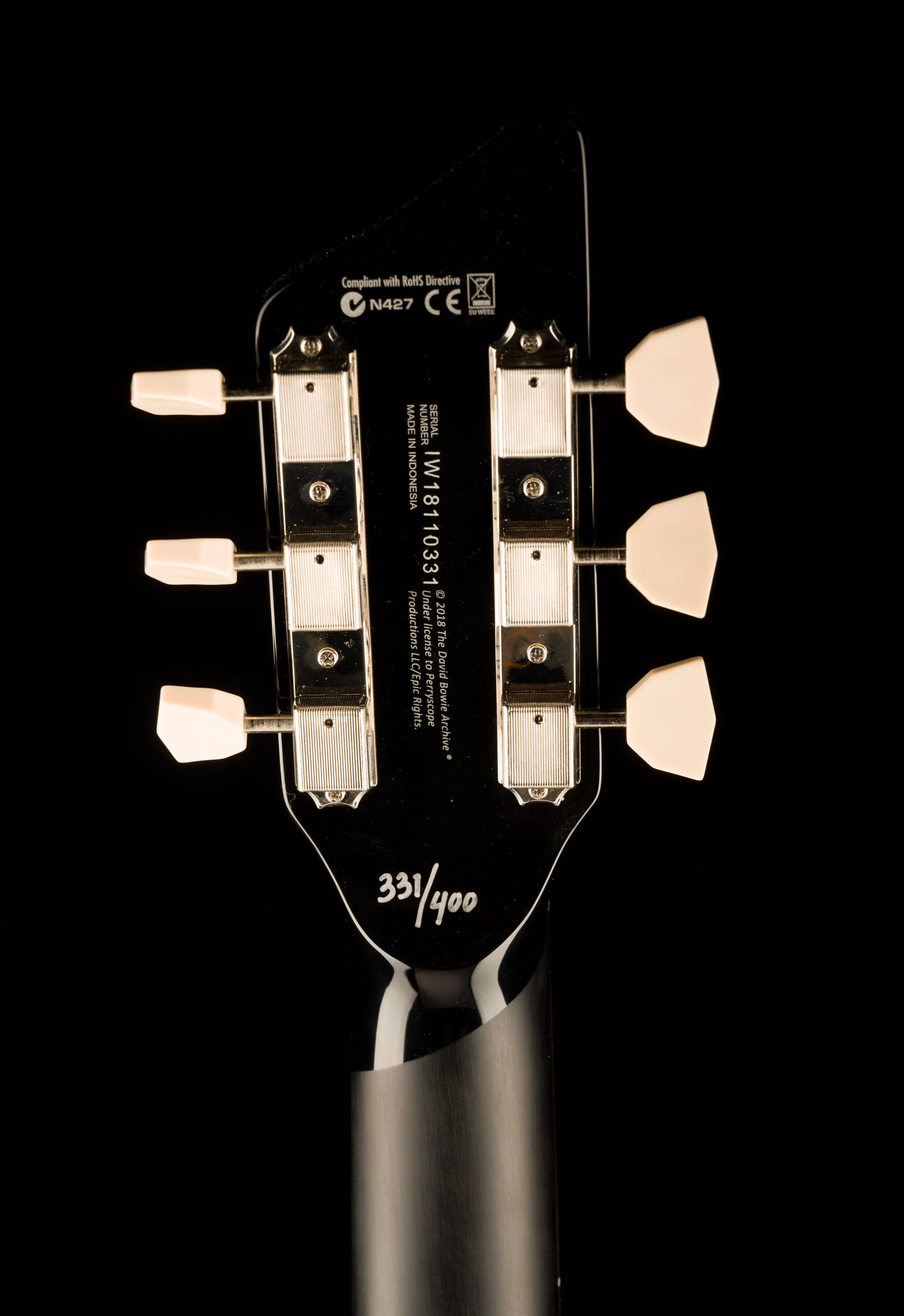 Pre Owned Supro 1224DBHT Limited Edition David Bowie 1961 Dual Tone Hardtail White With Gig Bag - Image 18