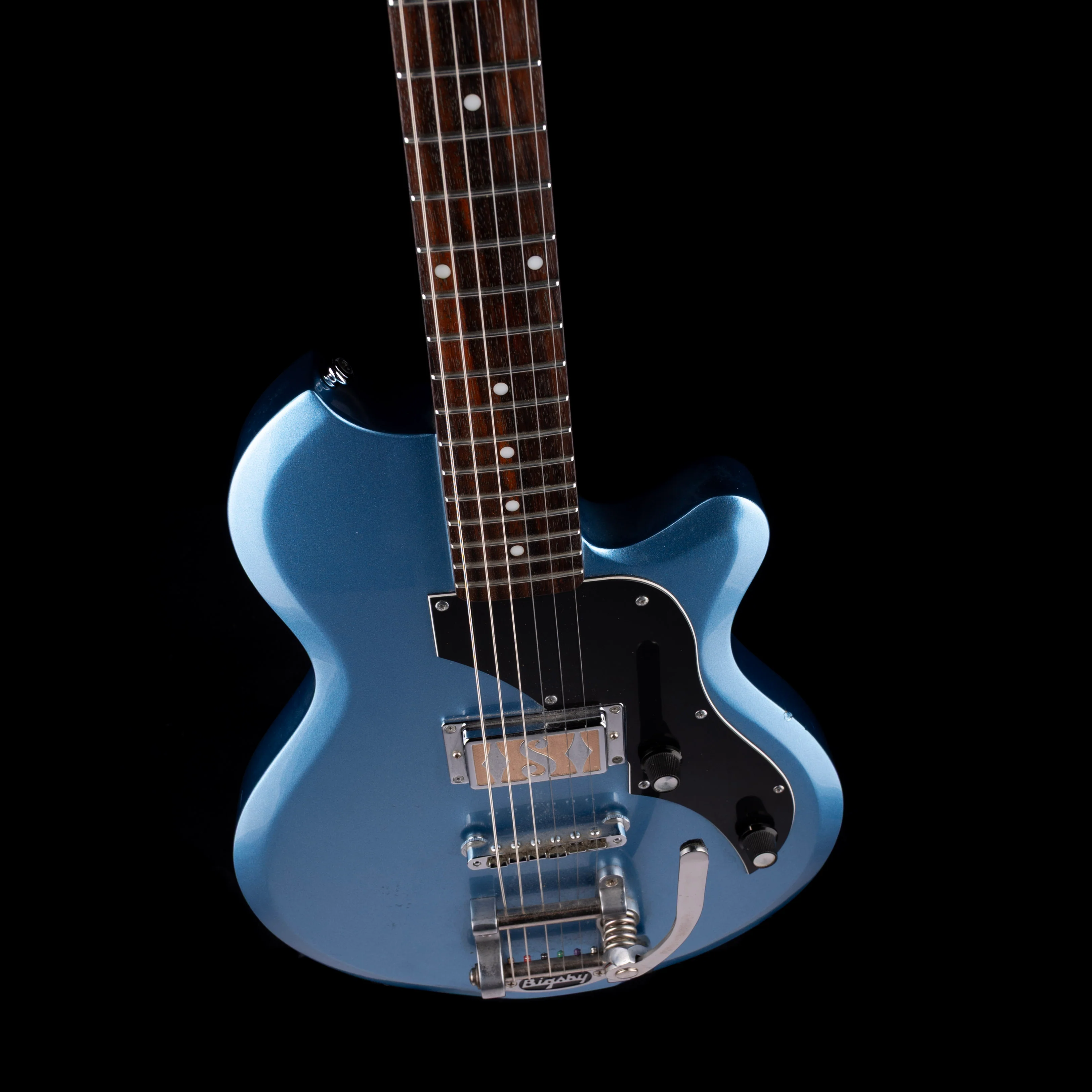 Pre Owned Supro Model 2010BM Jamesport Single Pickup Island Series Ocean Blue Metallic With Bigsby With Gig Bag - Image 3