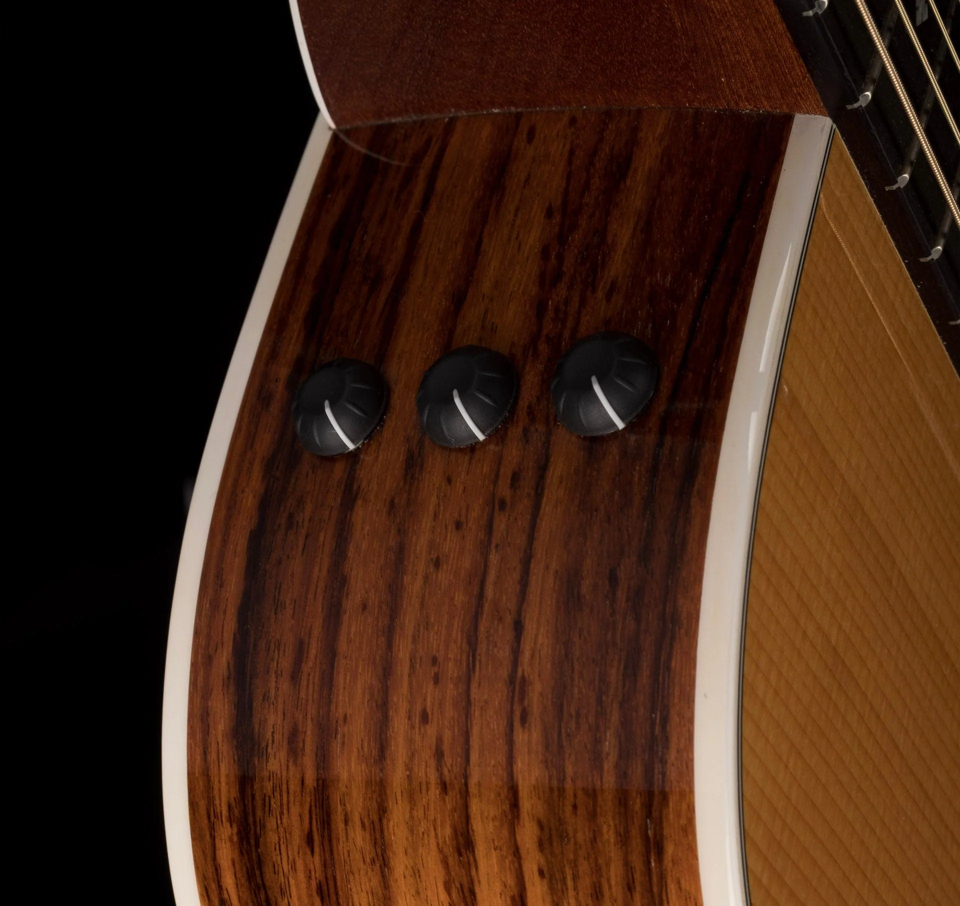 Pre Owned Taylor 210e DLX Natural Acoustic Electric Guitar With OHSC - Image 10