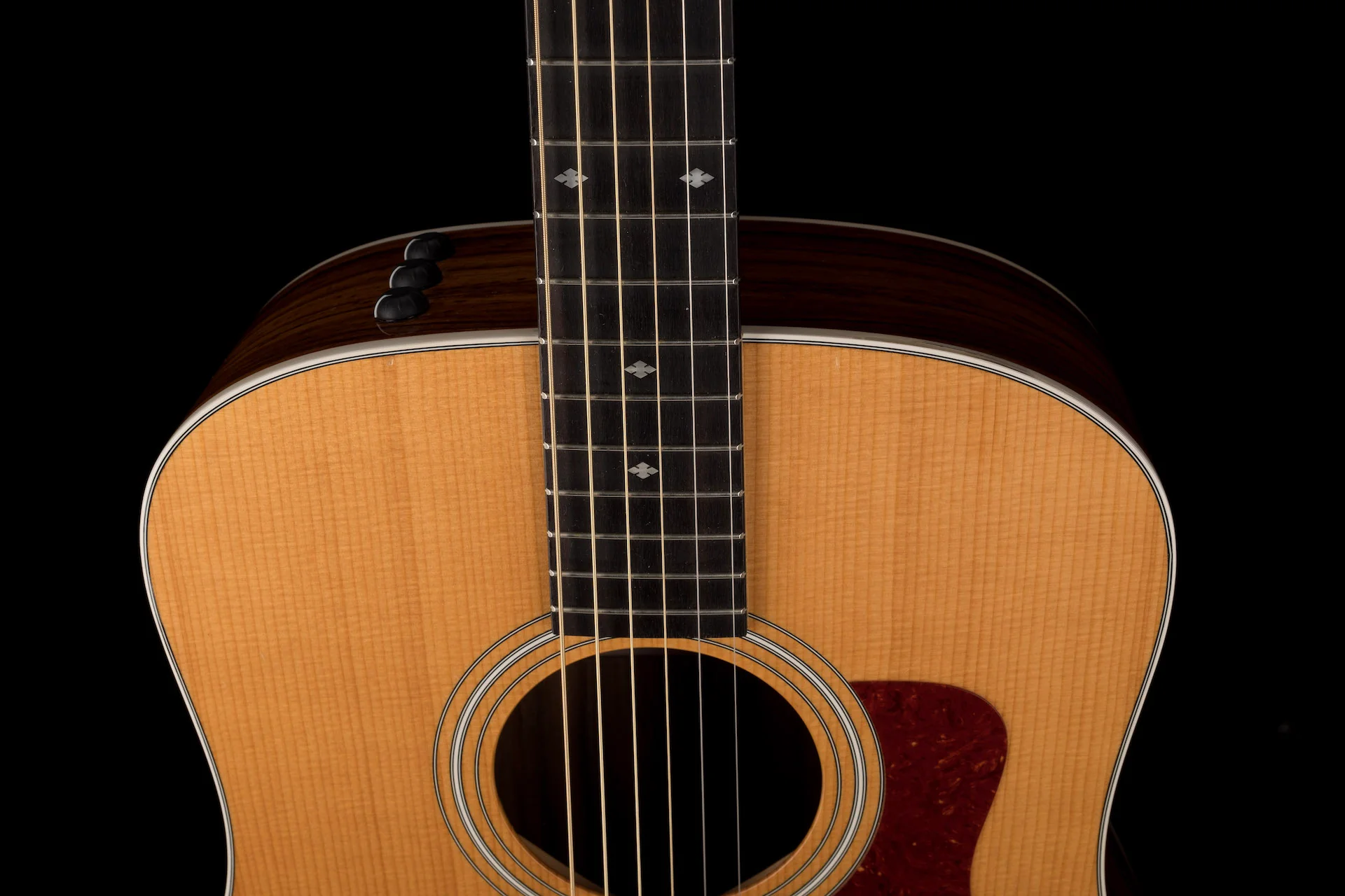 Pre Owned Taylor 210e DLX Natural Acoustic Electric Guitar With OHSC - Image 3