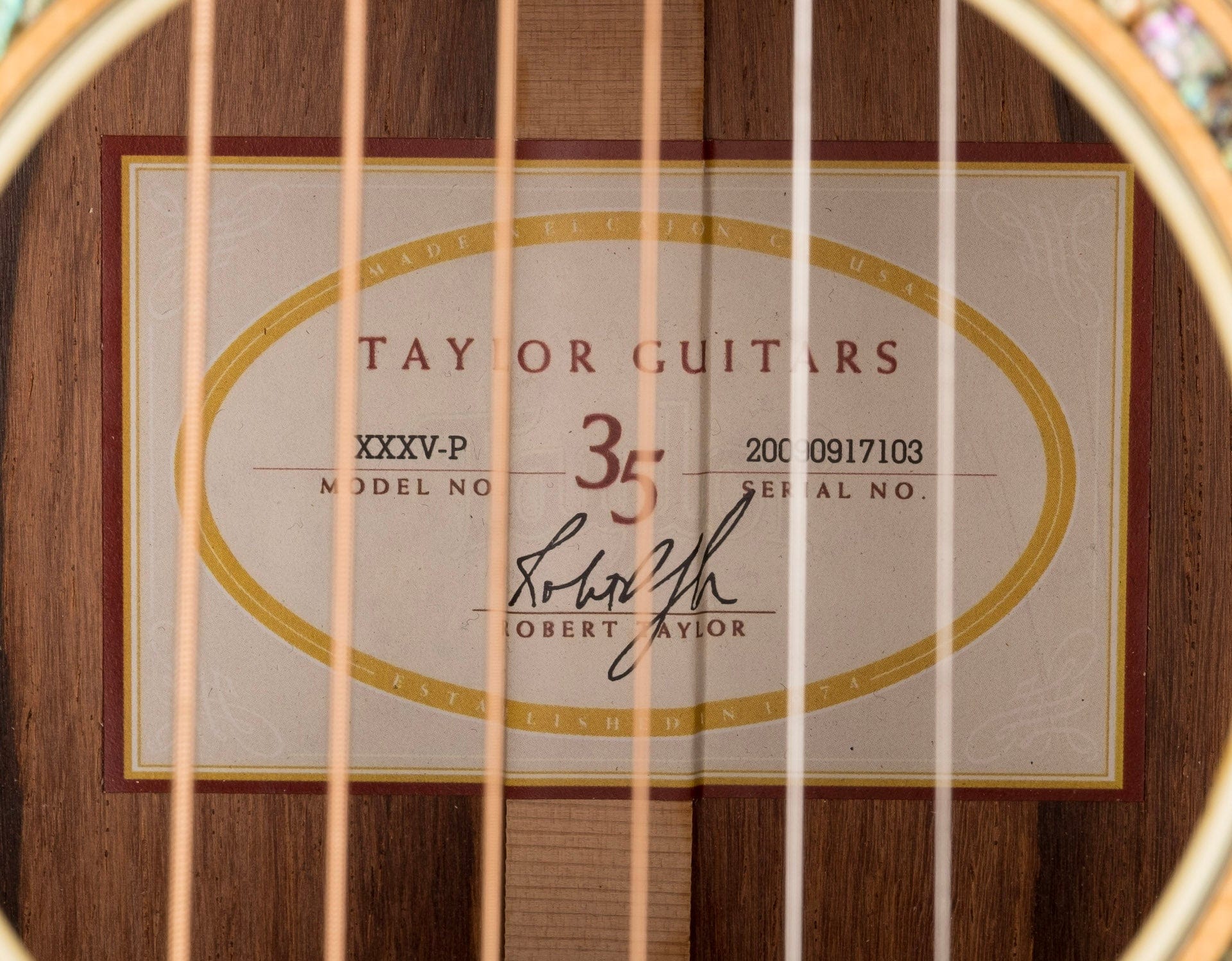 Pre Owned Taylor 35th Anniversary XXXV-P Parlor Natural Acoustic Guitar With OHSC - Image 11
