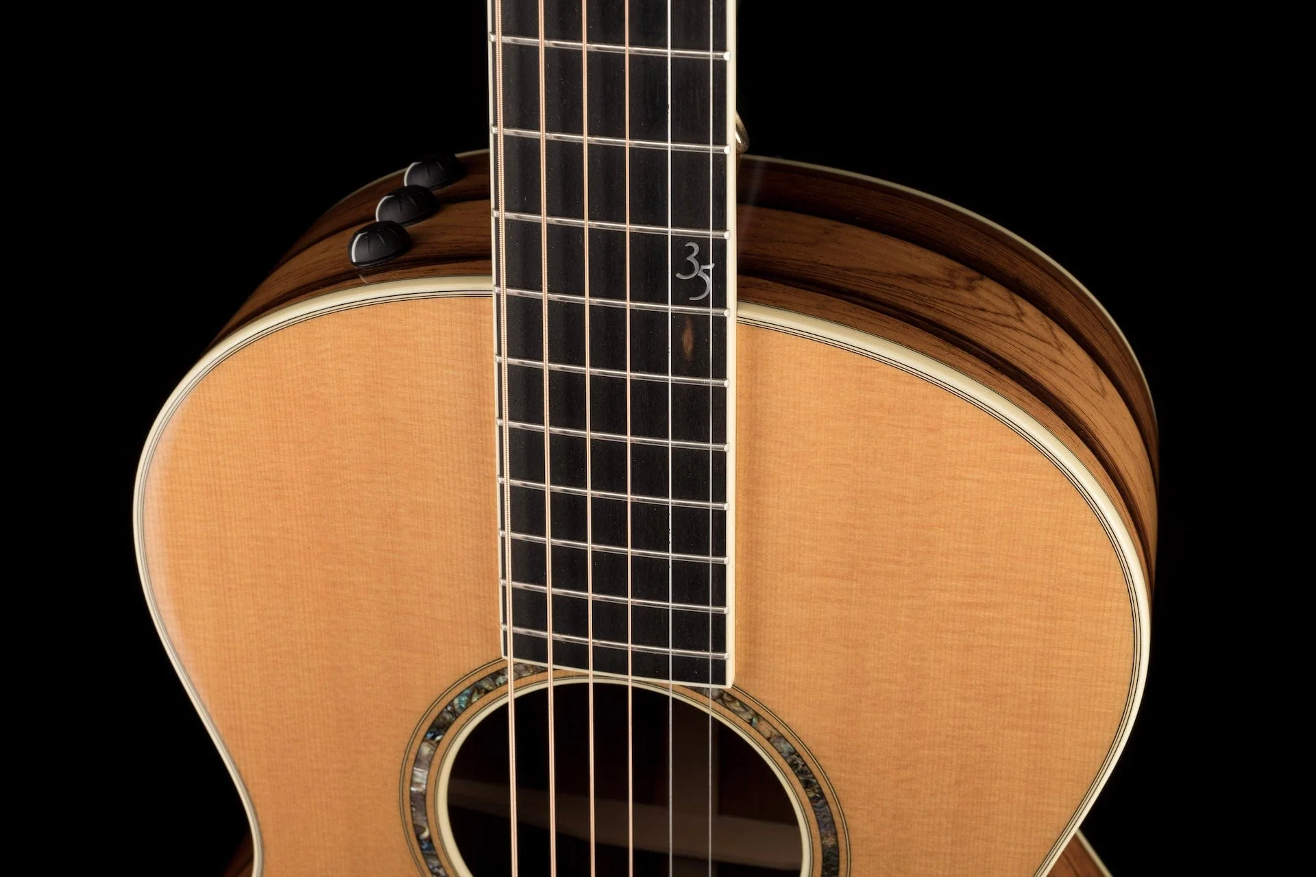 Pre Owned Taylor 35th Anniversary XXXV-P Parlor Natural Acoustic Guitar With OHSC - Image 3