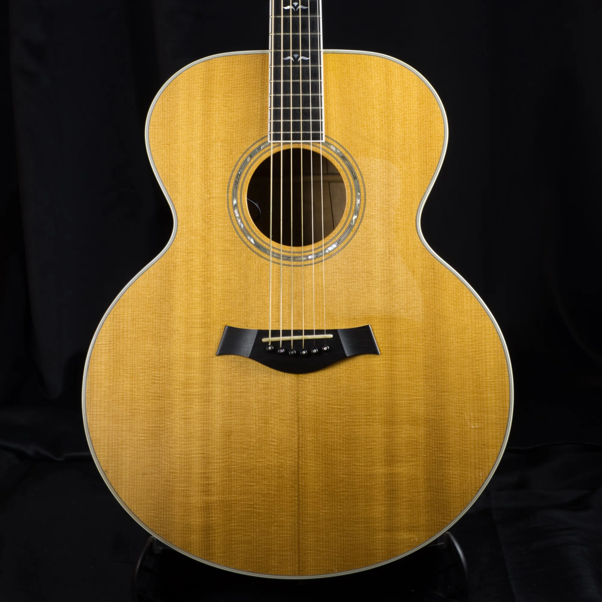Pre Owned '92 Taylor 615E Quilt Maple Back/Sides Sitka Top Jumbo Acoustic Electric Guitar w/ OHSC