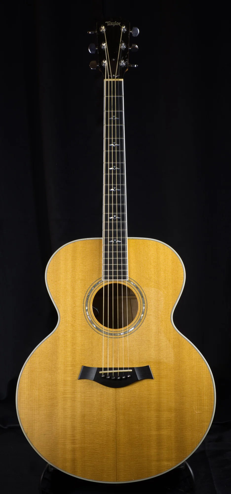 Pre Owned '92 Taylor 615E Quilt Maple Back/Sides Sitka Top Jumbo Acoustic Electric Guitar w/ OHSC - Image 2