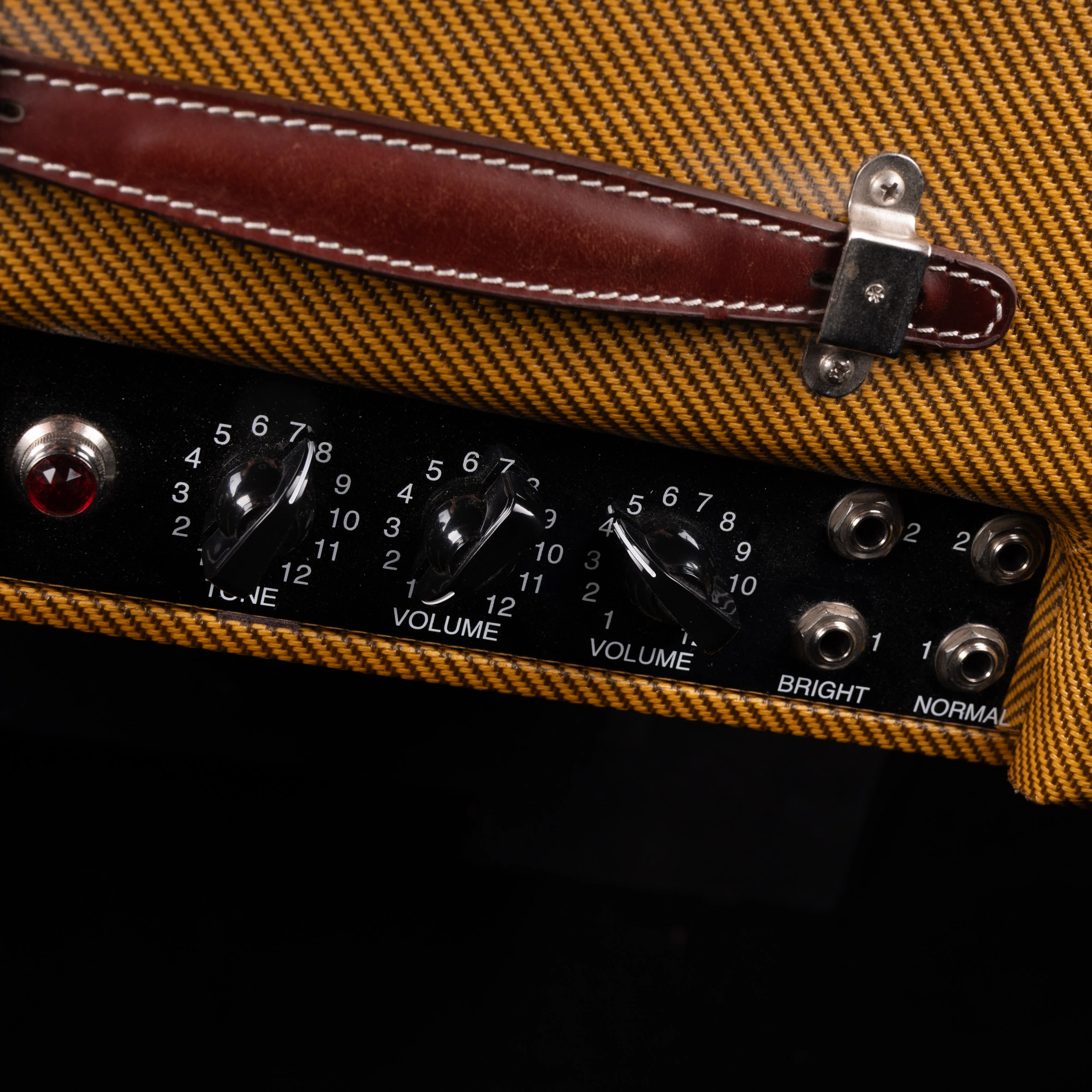 Pre Owned Tungsten Cortez 5E3 Circuit 12-Watt Tweed Guitar Amp Combo With Cover - Image 4