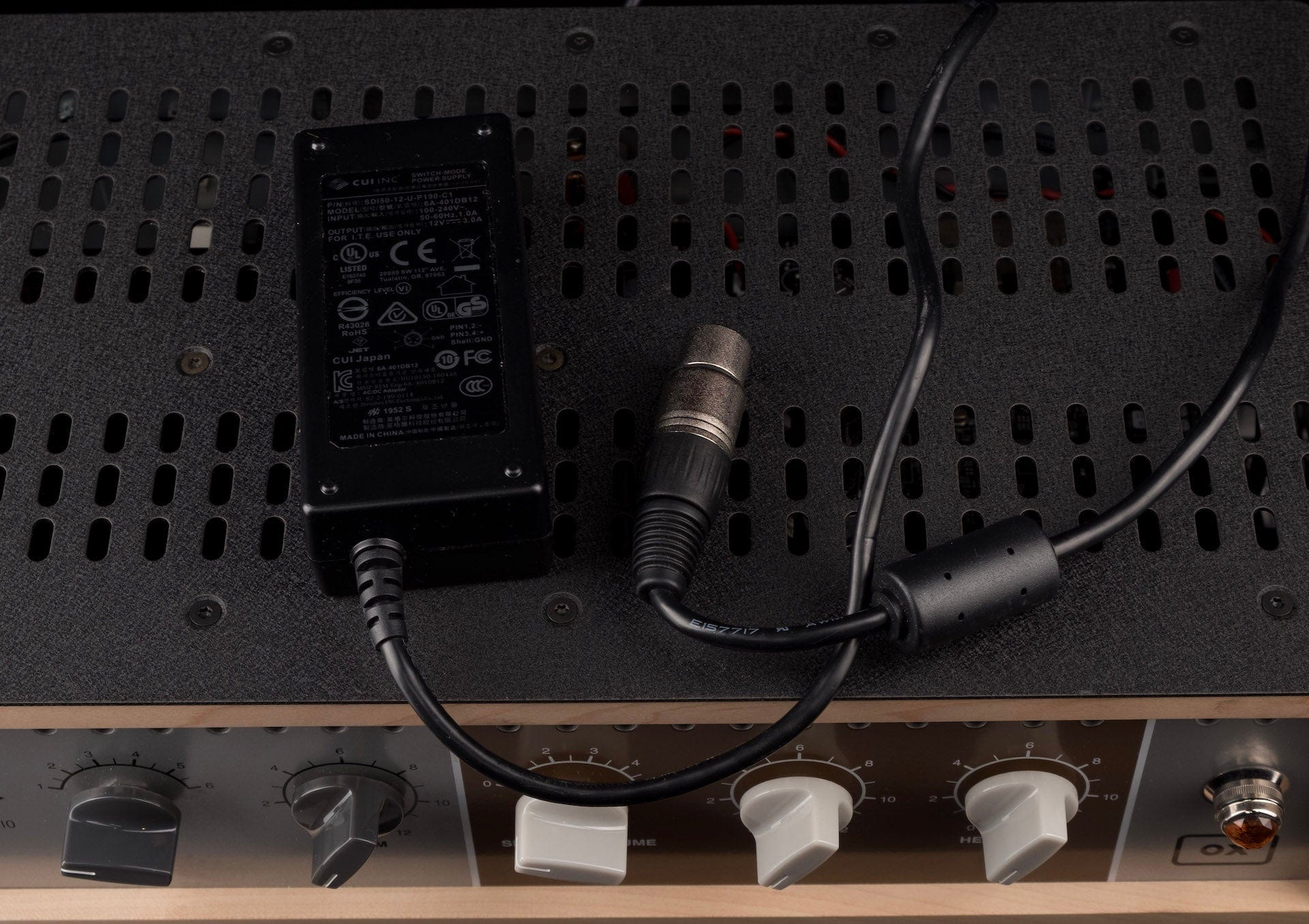 Pre Owned Universal Audio OX Amp Top Box Speaker Simulator With Adapter - Image 14