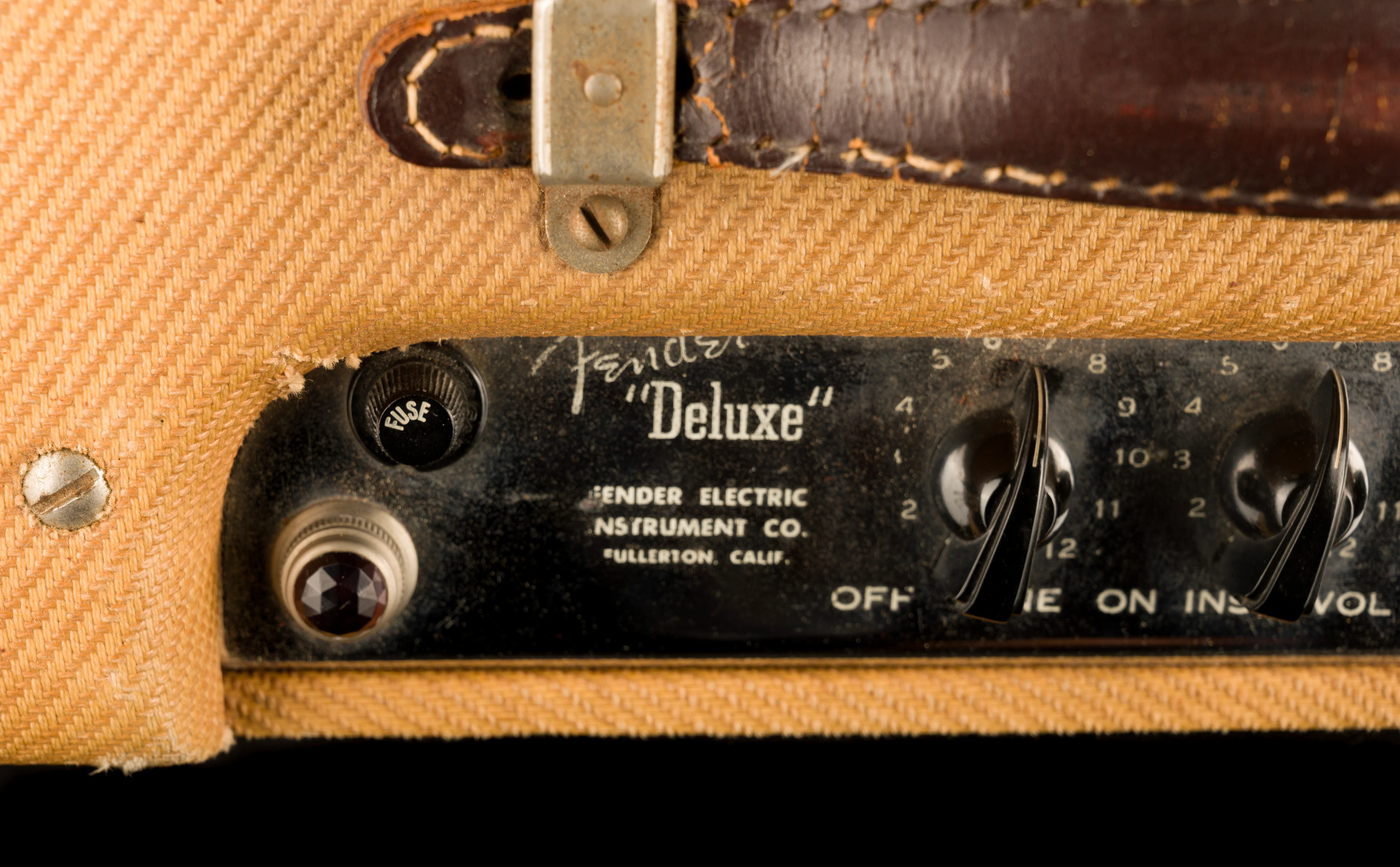 Vintage 1948 Fender Deluxe Tweed Guitar Amp With Cover - Image 10