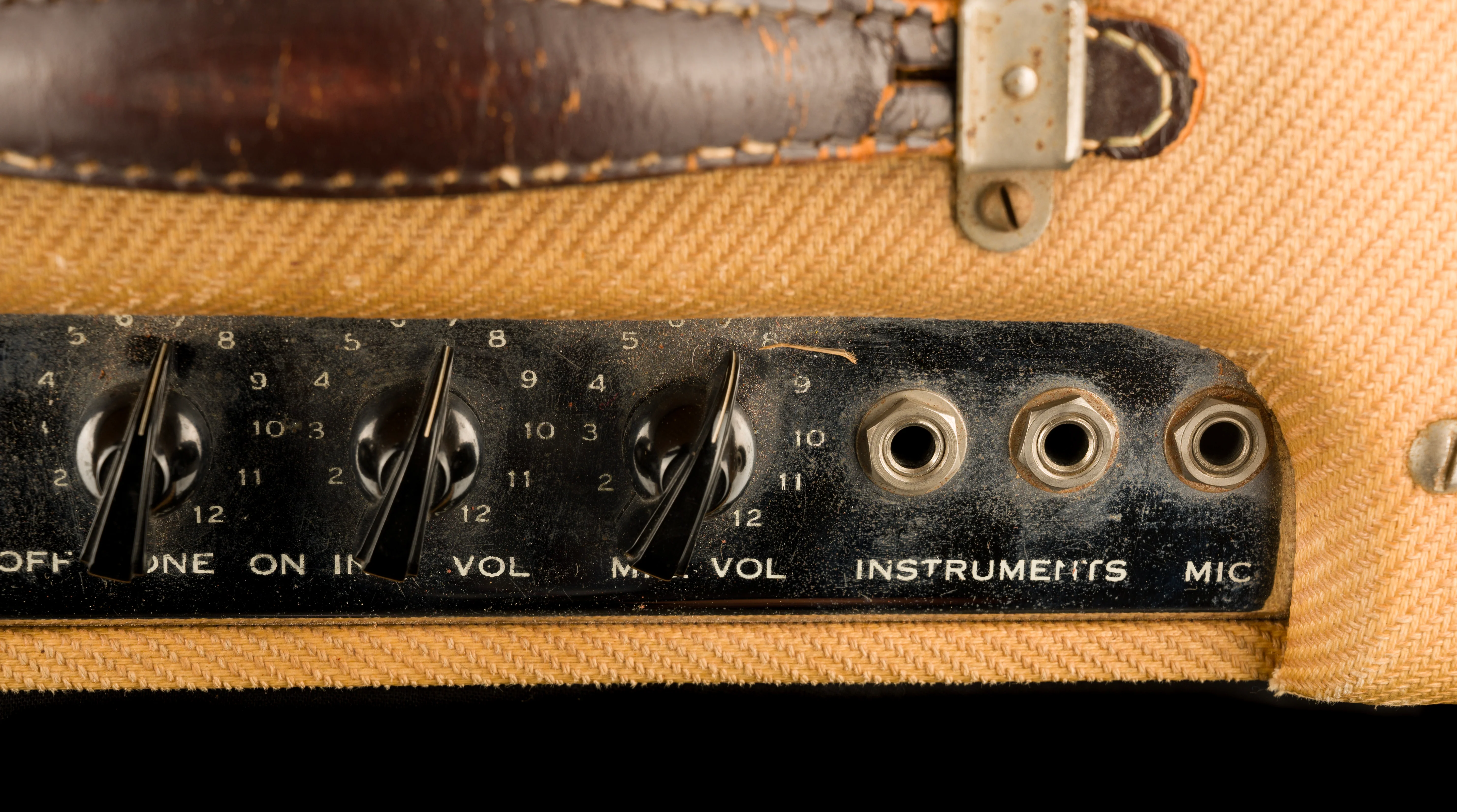 Vintage 1948 Fender Deluxe Tweed Guitar Amp With Cover - Image 11