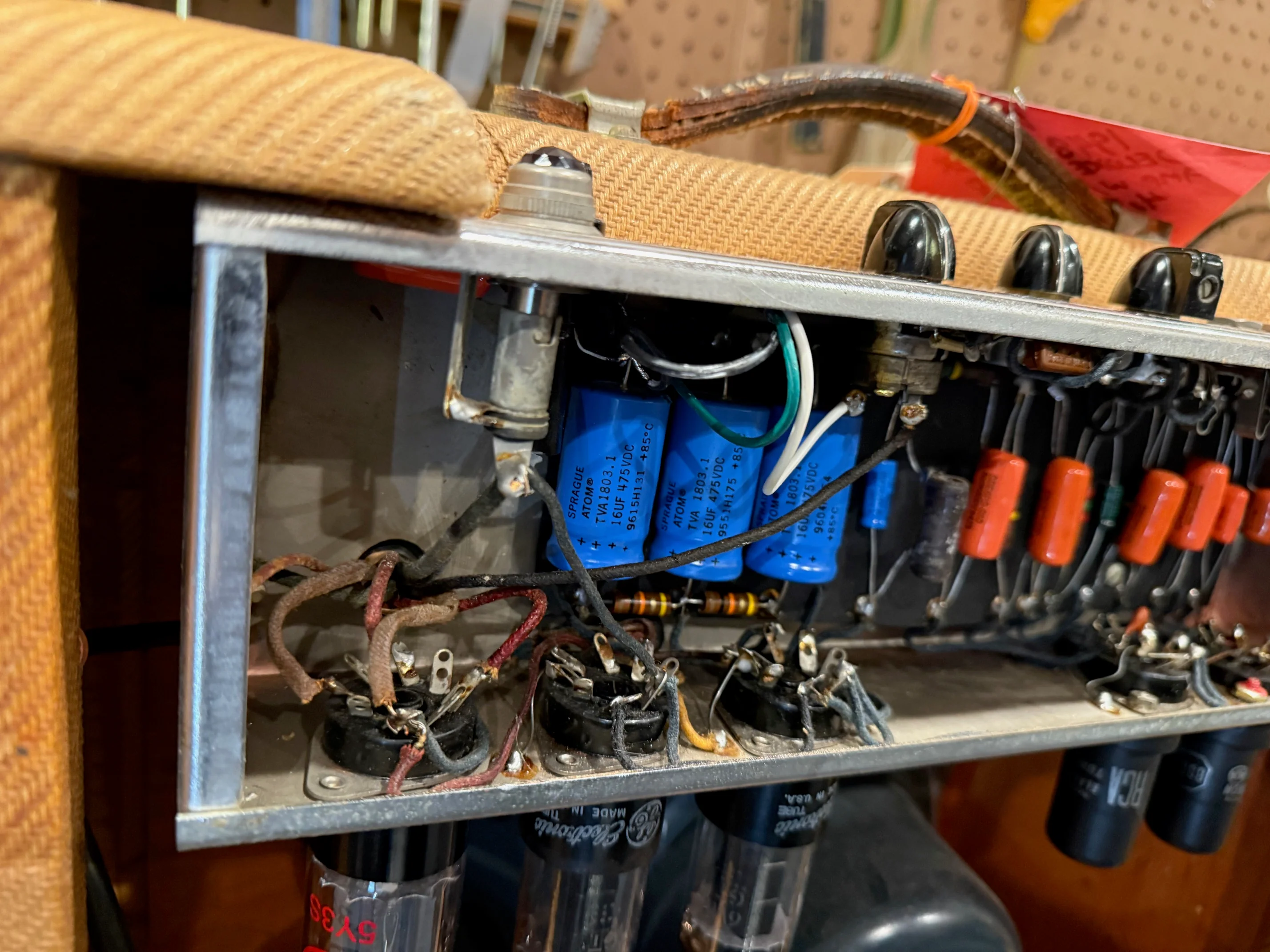 Vintage 1948 Fender Deluxe Tweed Guitar Amp With Cover - Image 14