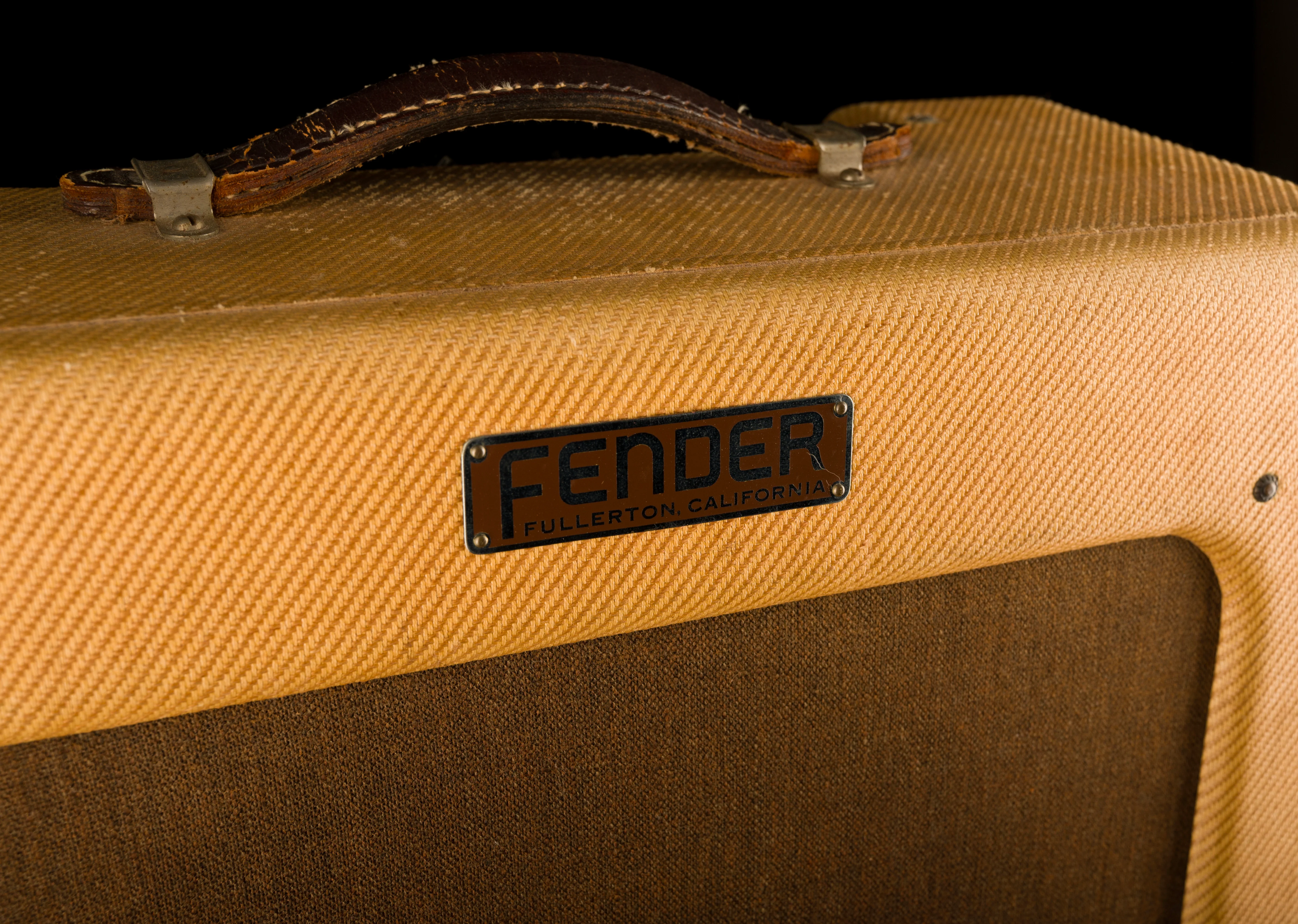 Vintage 1948 Fender Deluxe Tweed Guitar Amp With Cover - Image 4