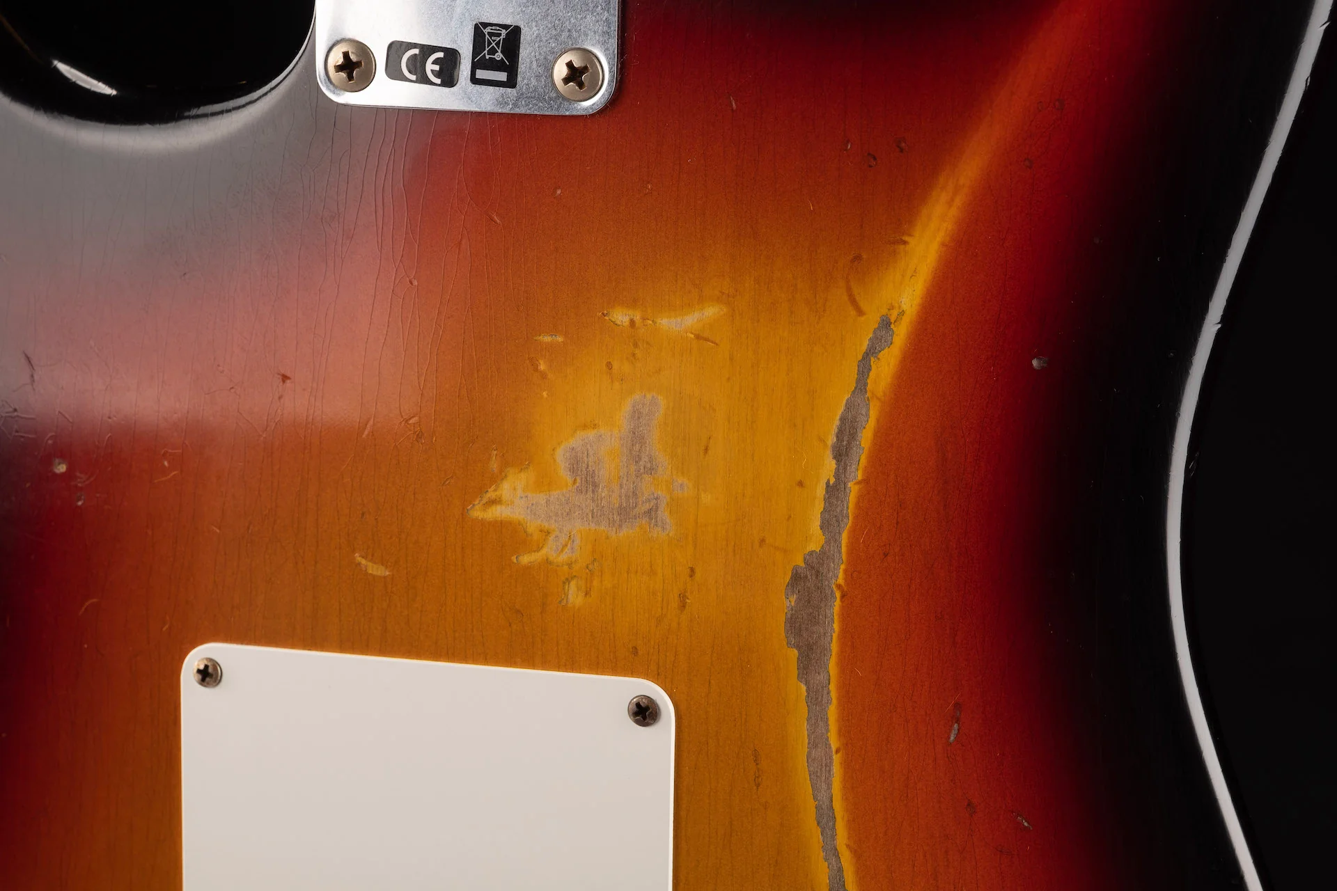 Pre Owned 2016 Fender Custom Shop 1963 Stratocaster Relic 3-Tone Sunburst With OHSC - Image 10
