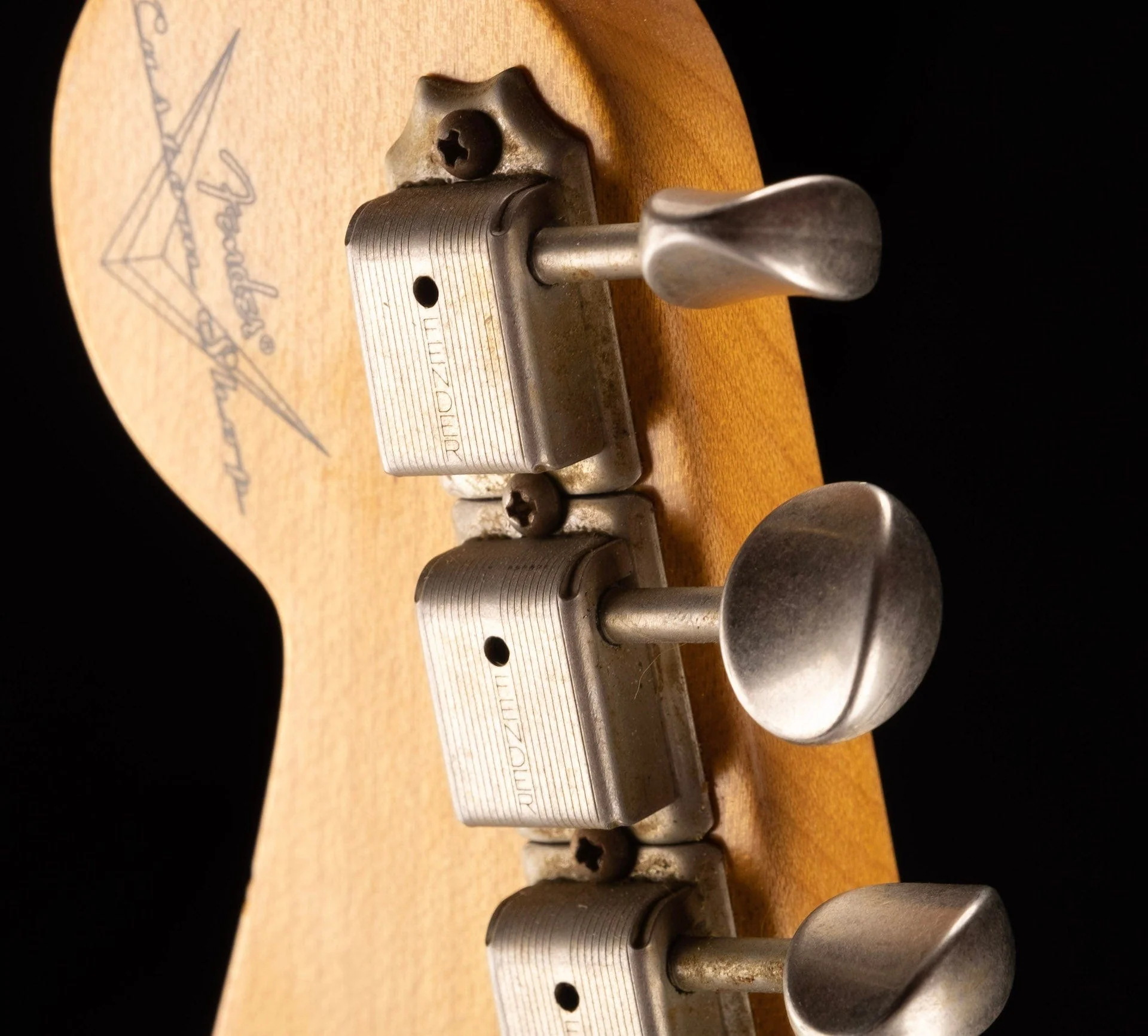Pre Owned 2016 Fender Custom Shop 1963 Stratocaster Relic 3-Tone Sunburst With OHSC - Image 15