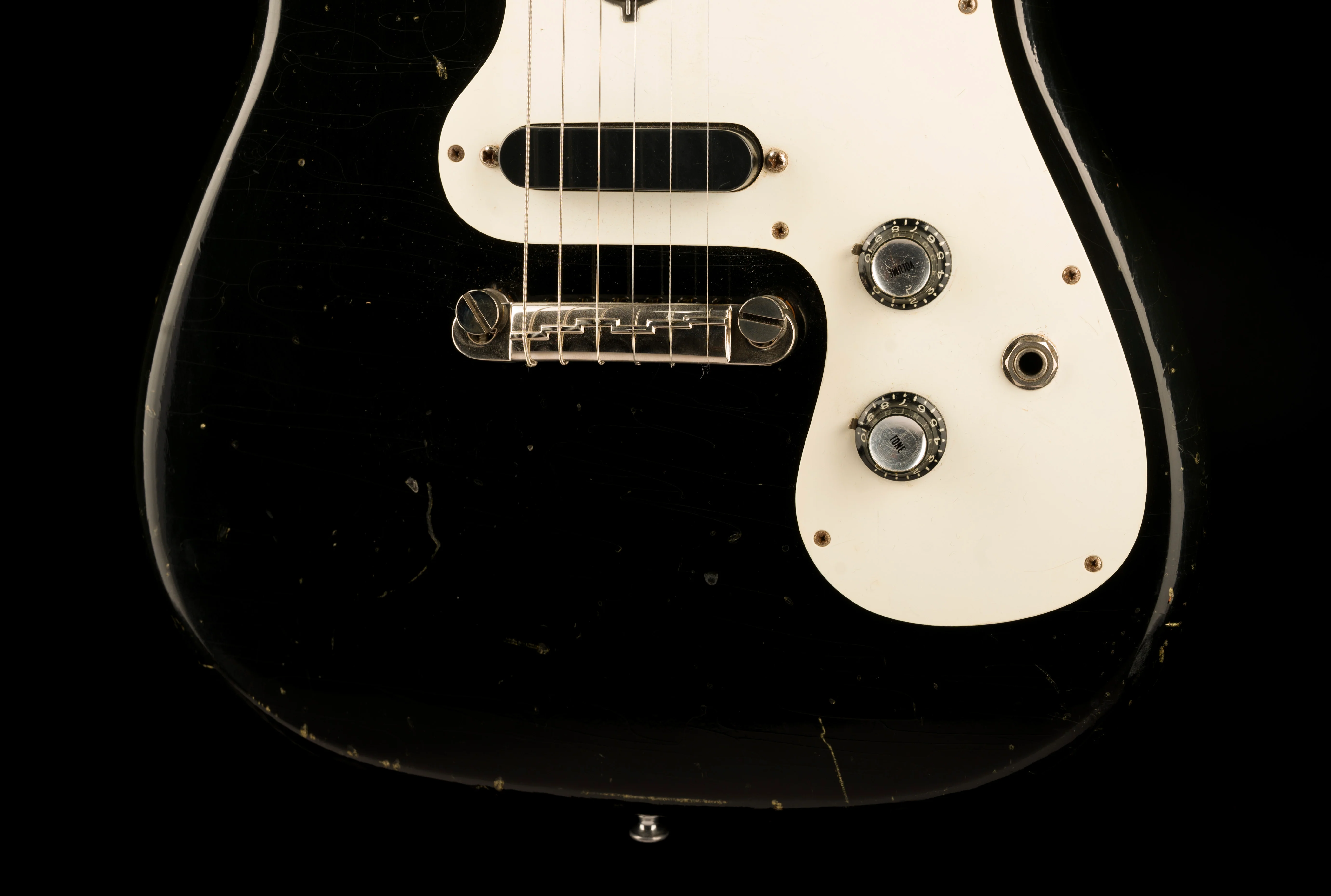 Vintage 1965 Epiphone Olympic Black With Gig Bag - Image 5